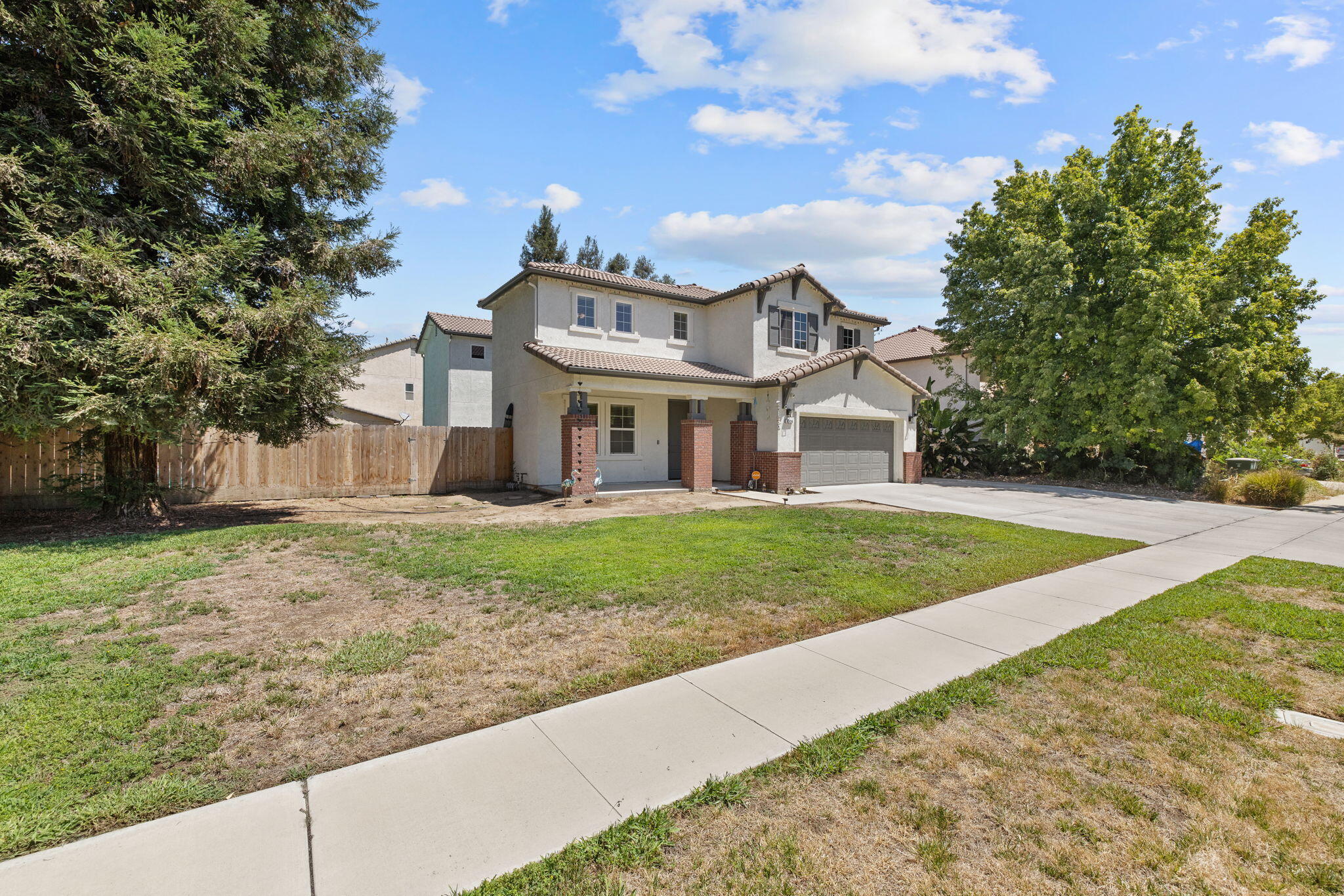 3320 W Glendale Ave, Visalia, CA 93291
