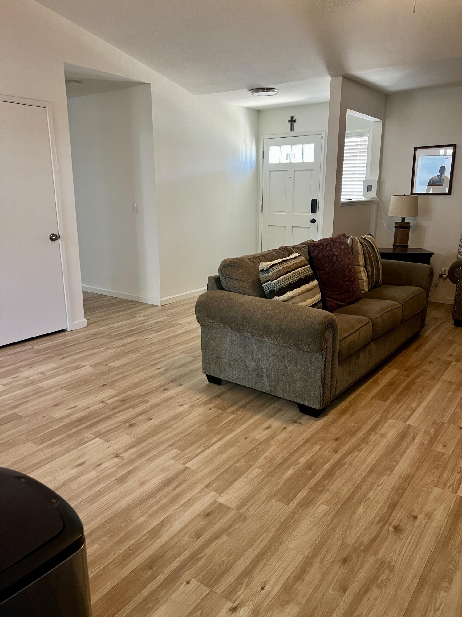 1876 Plymouth Ave, Tulare, CA 93274