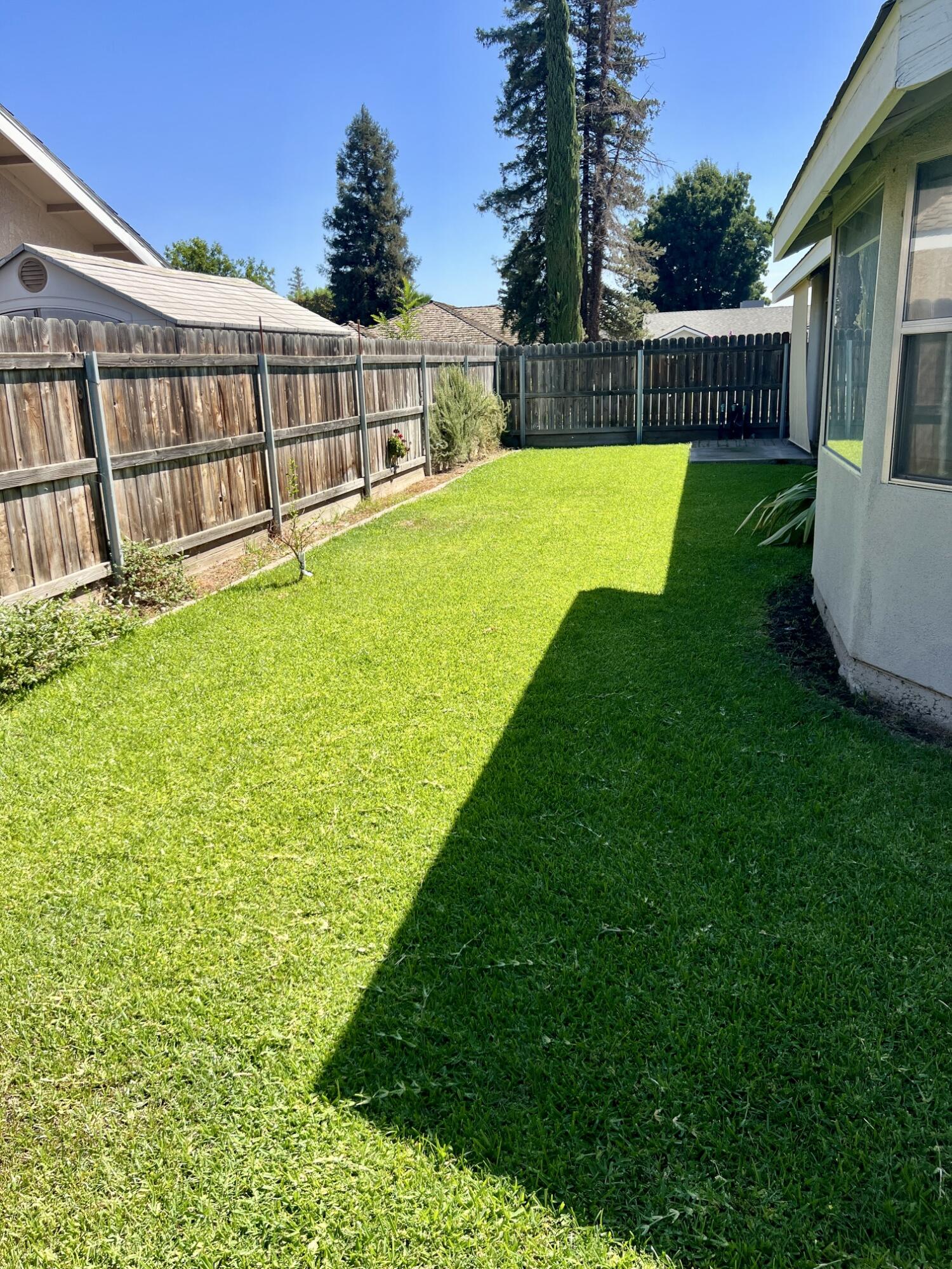 1876 Plymouth Ave, Tulare, CA 93274