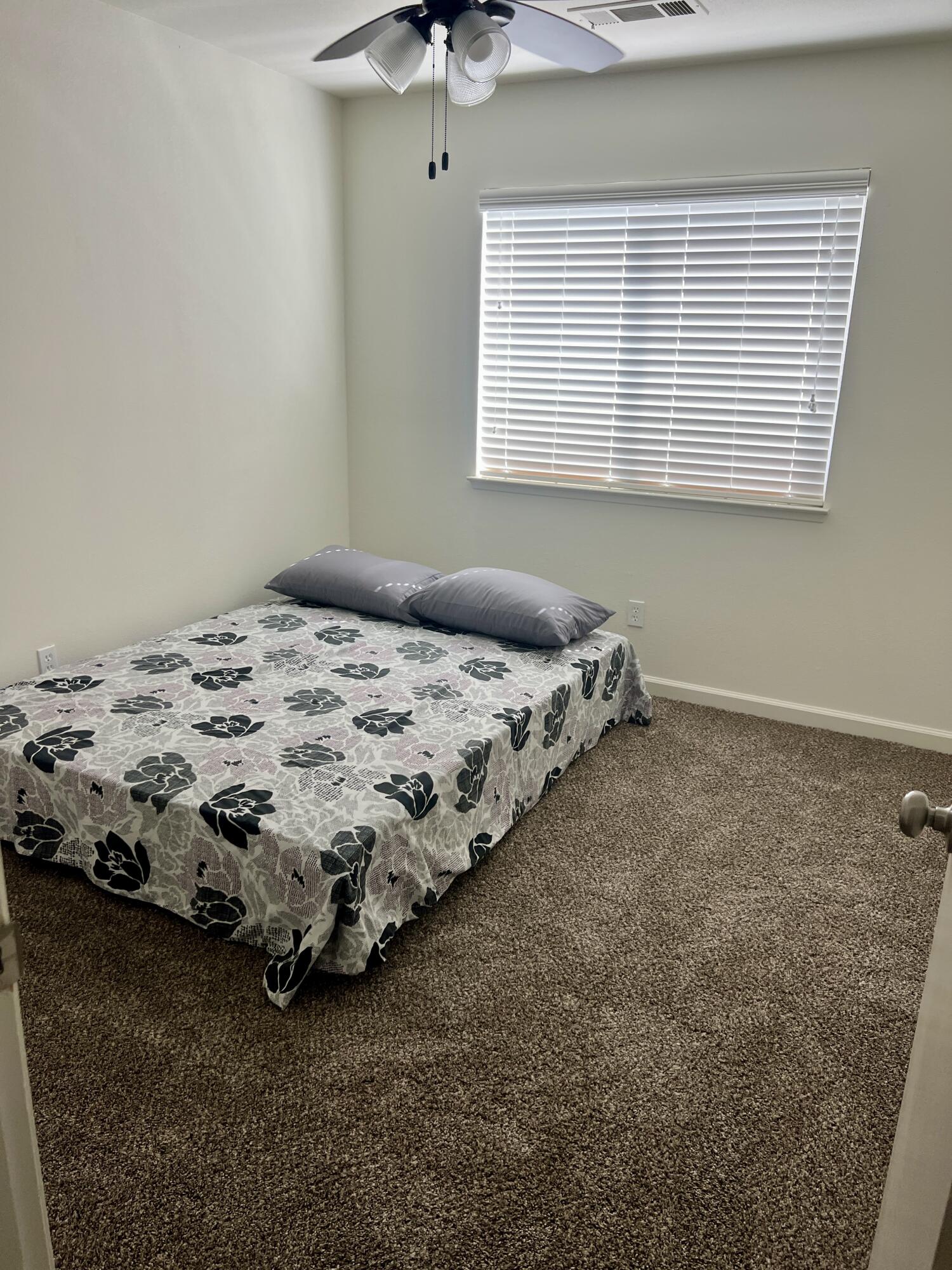 1876 Plymouth Ave, Tulare, CA 93274
