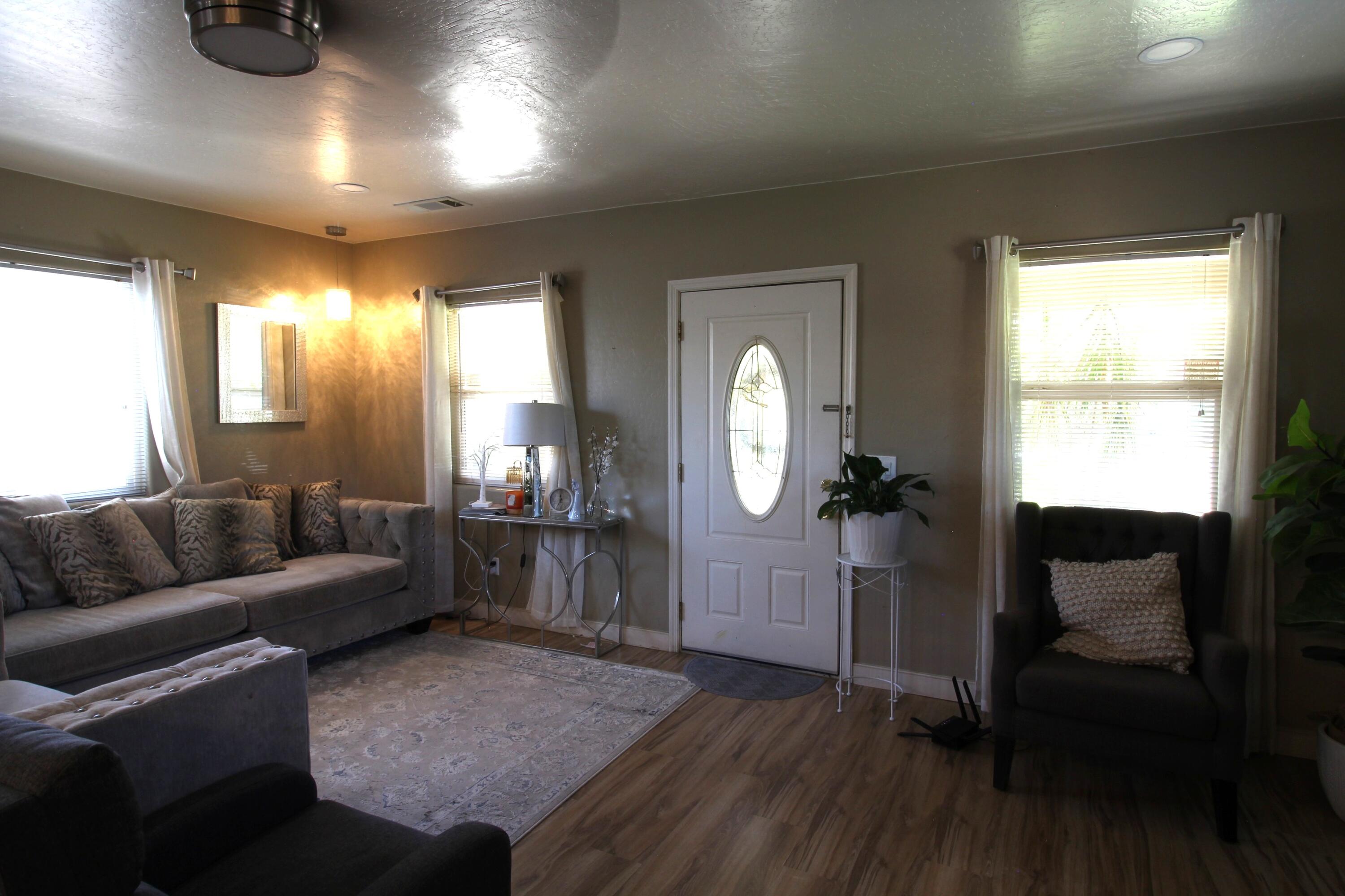 241 S F St, Tulare, CA 93274