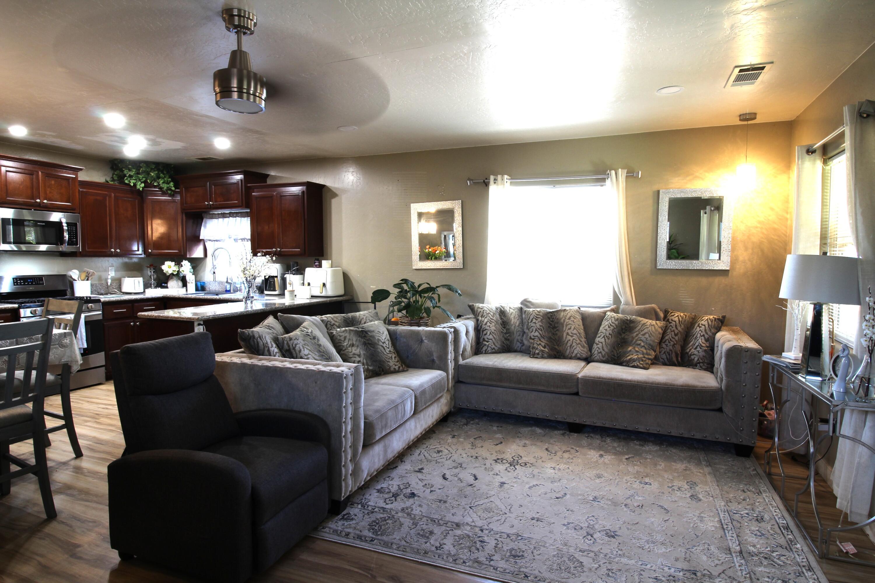241 S F St, Tulare, CA 93274