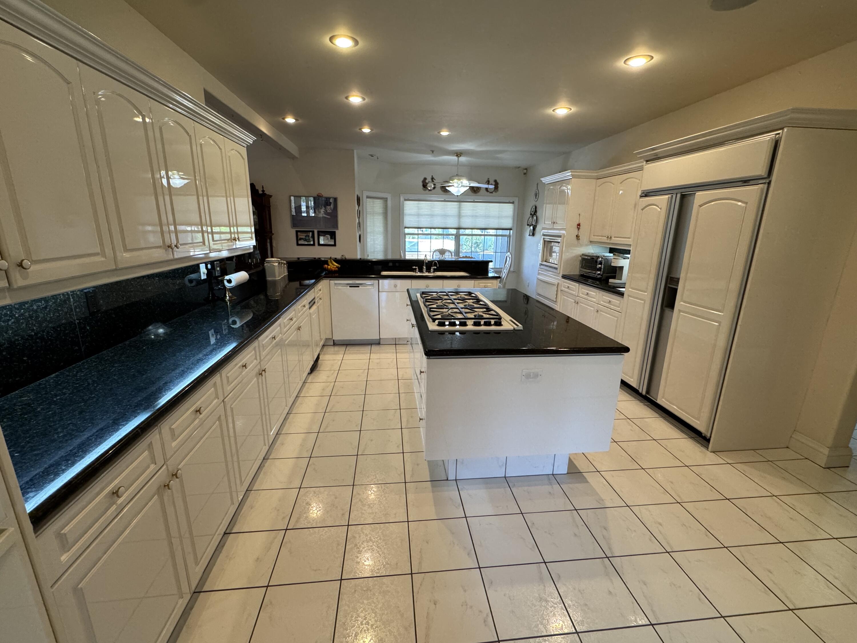 17485 Dillon Ct, Porterville, CA 93257