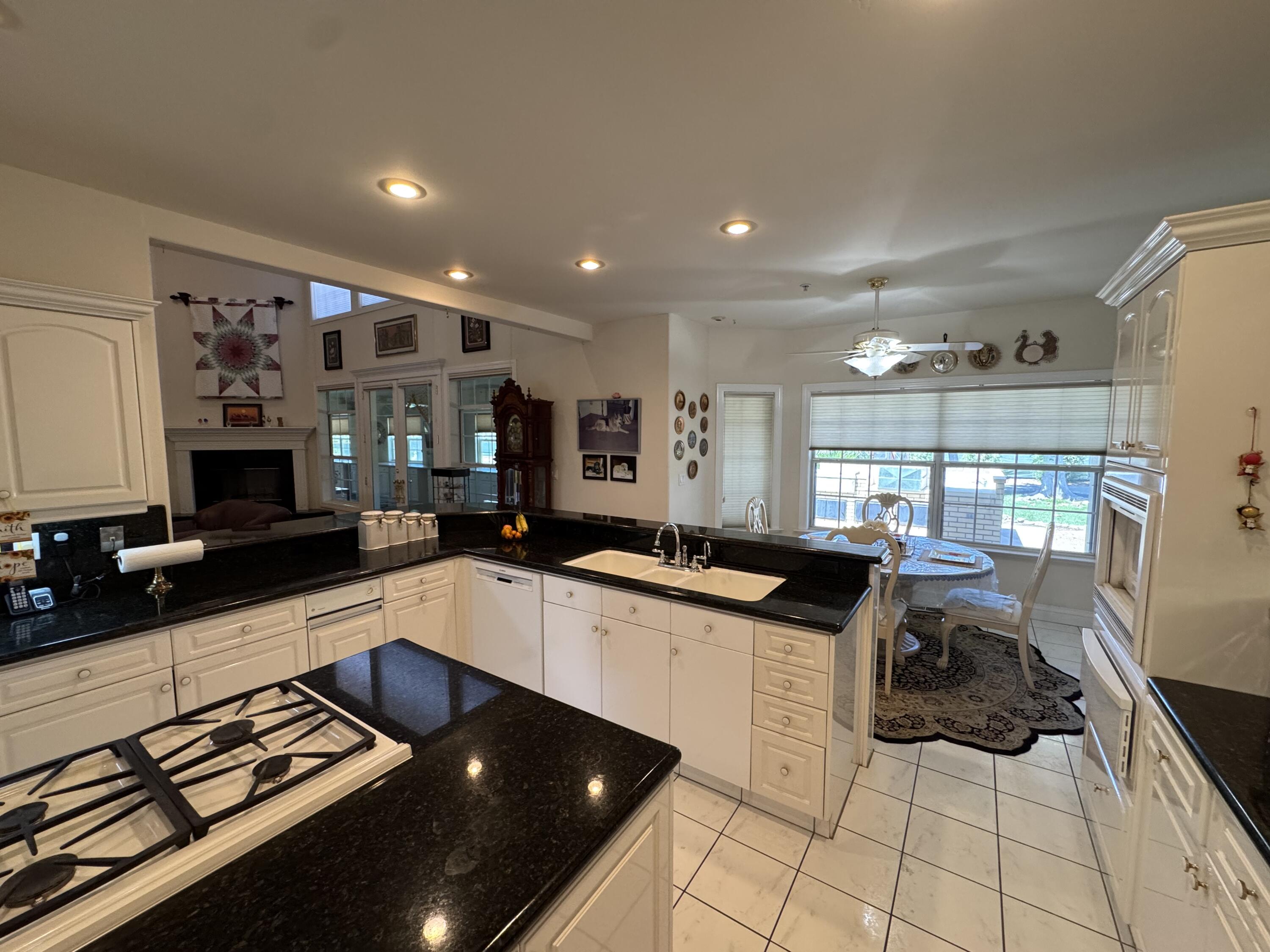 17485 Dillon Ct, Porterville, CA 93257