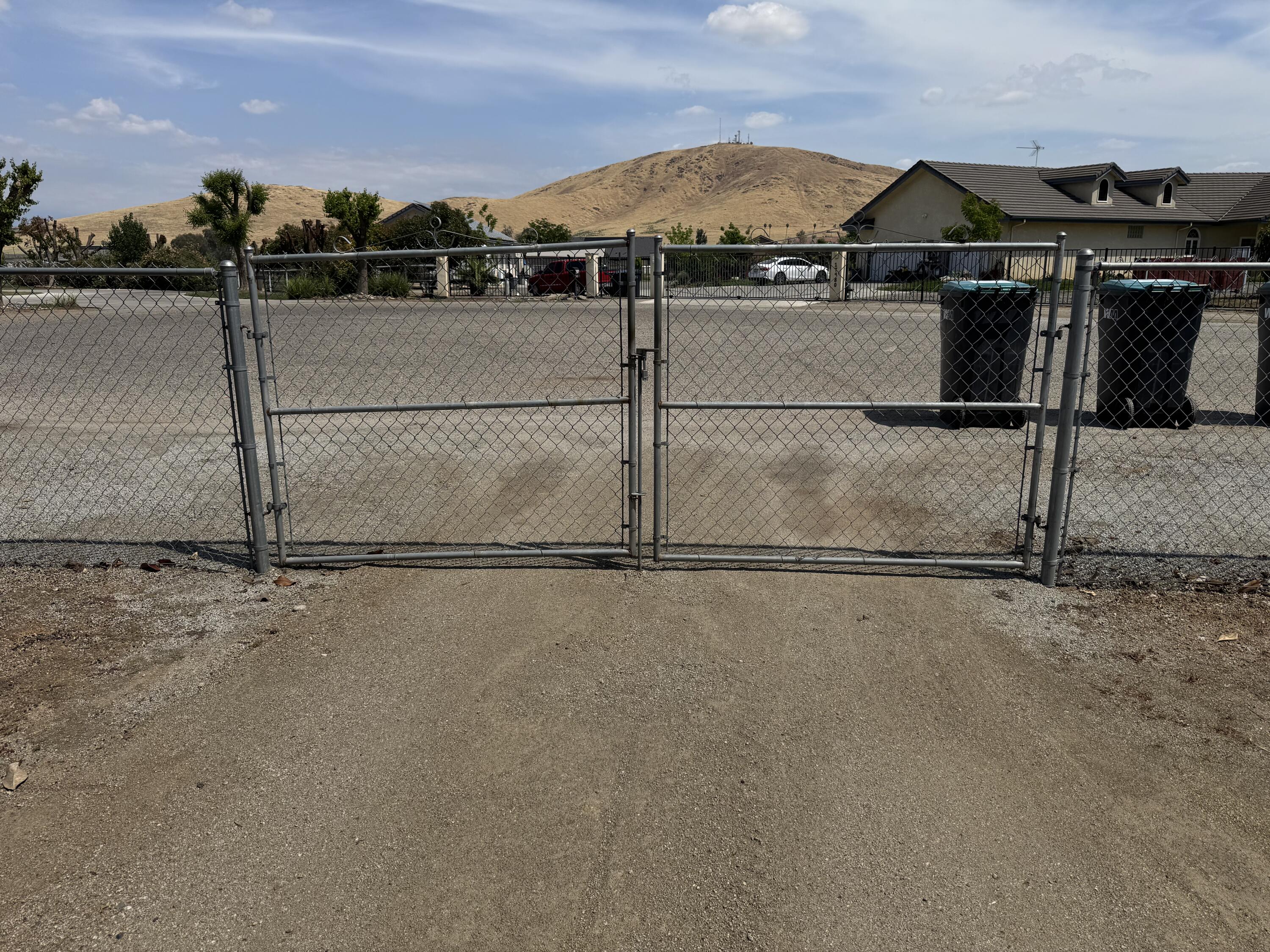 17485 Dillon Ct, Porterville, CA 93257