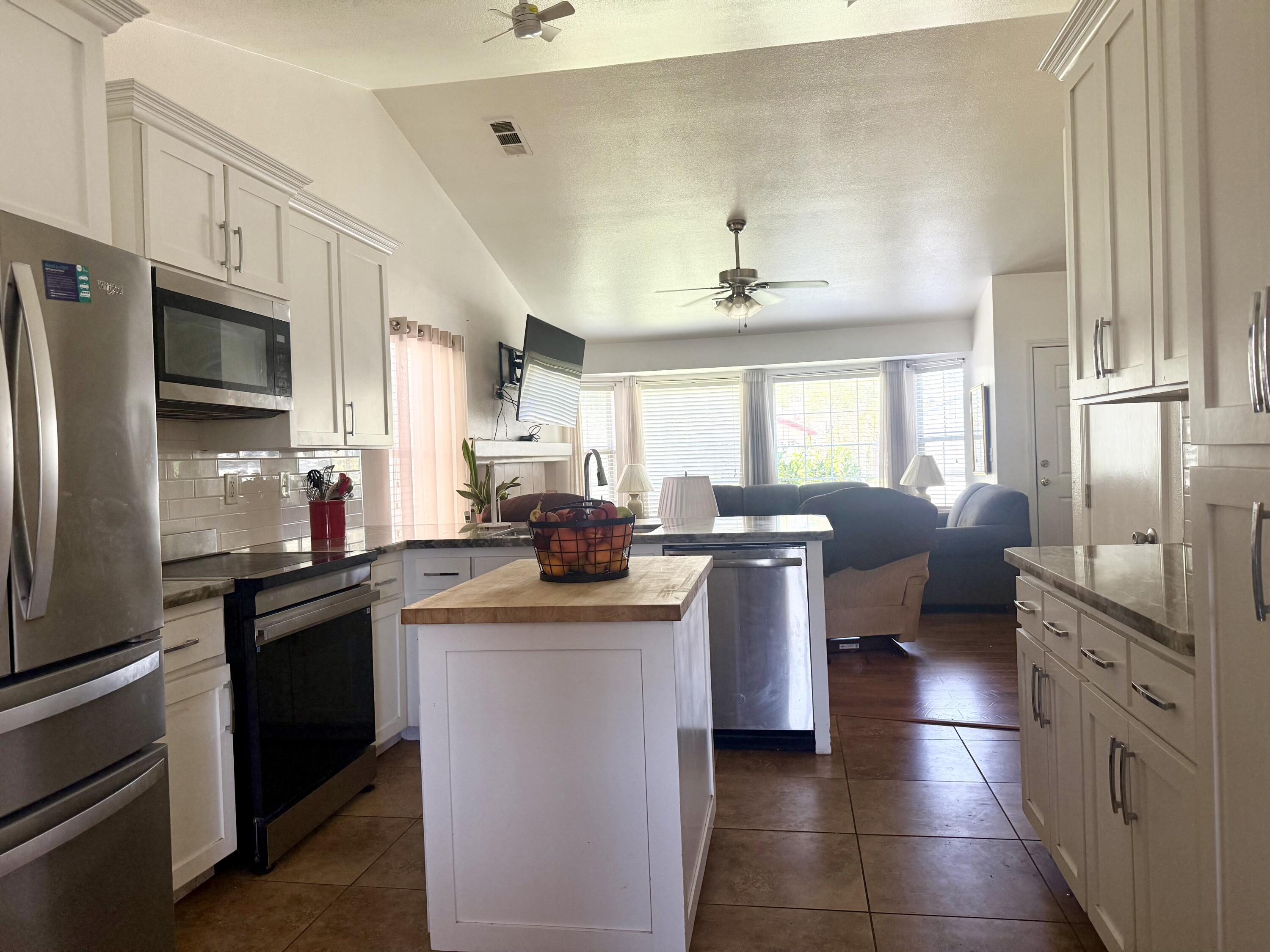 1535 Hartley Ave, Farmersville, CA 93223