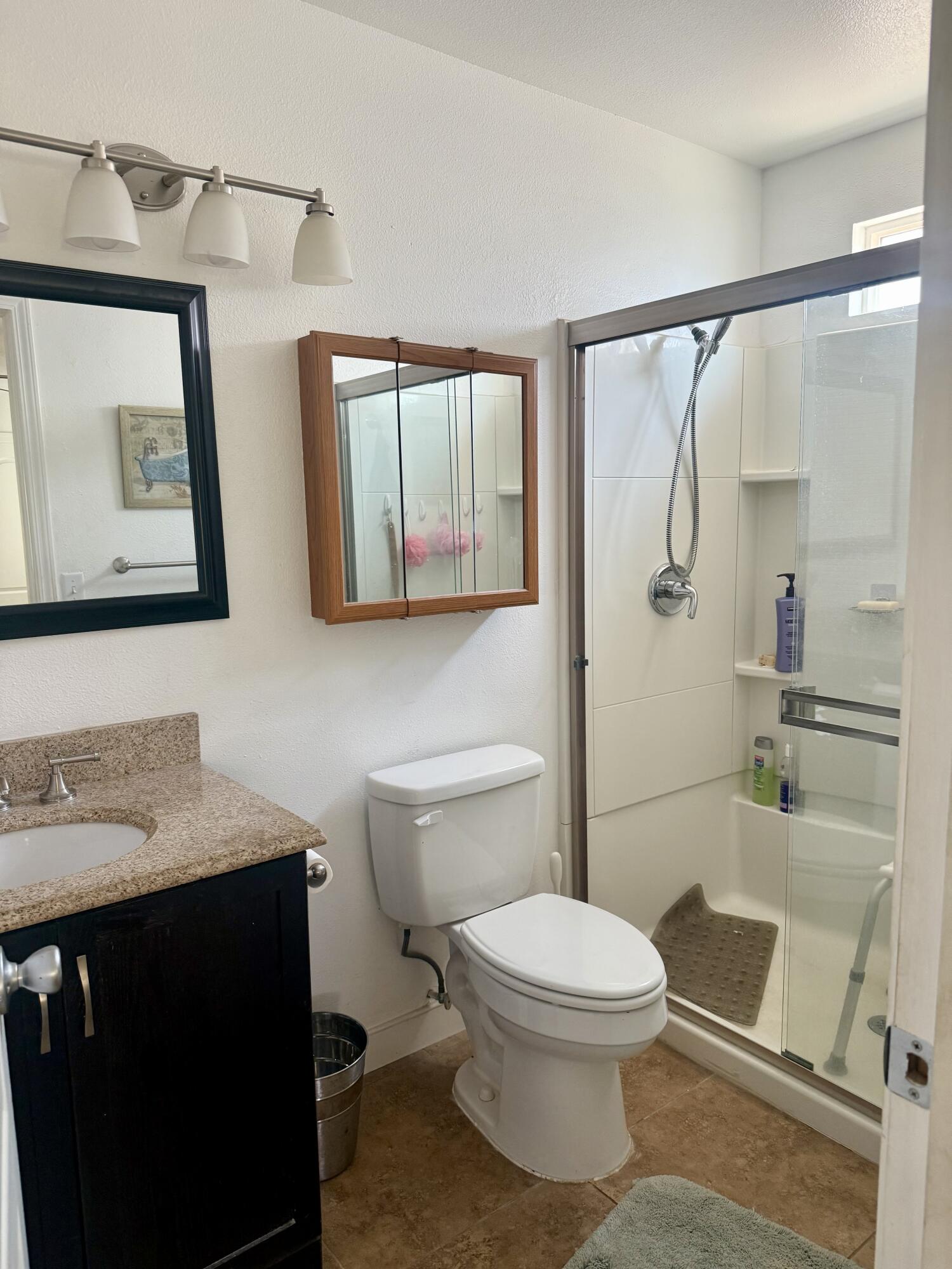 1535 Hartley Ave, Farmersville, CA 93223