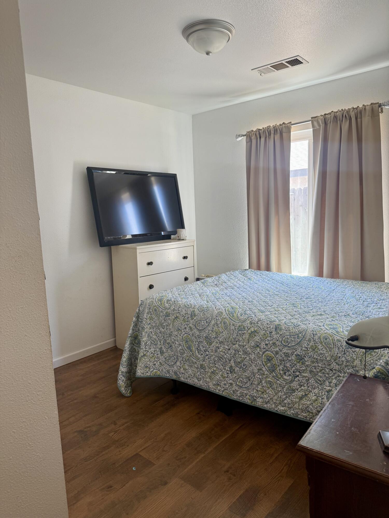 1535 Hartley Ave, Farmersville, CA 93223