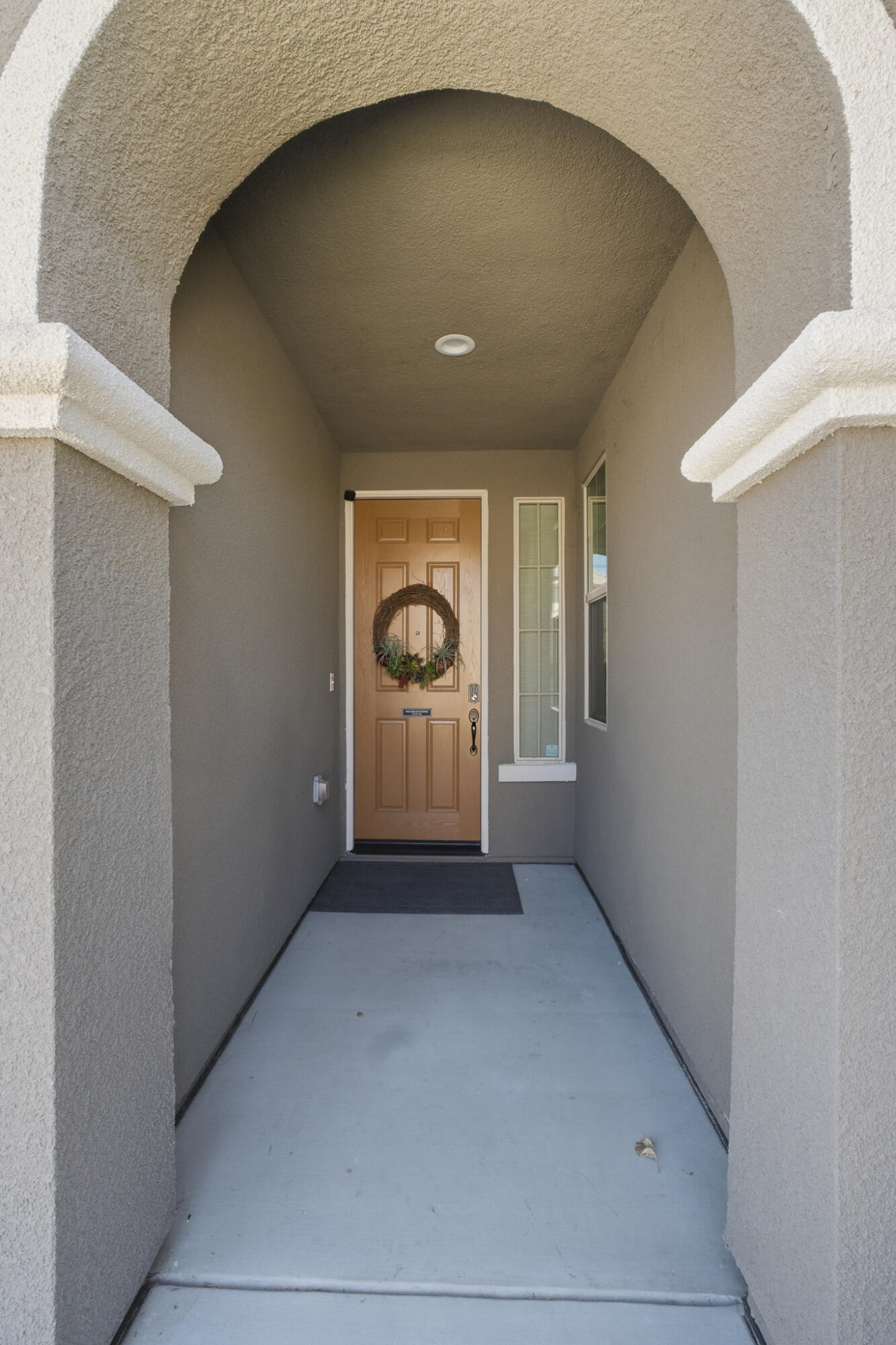 1609 W Lipson Ave, Visalia, CA 93291