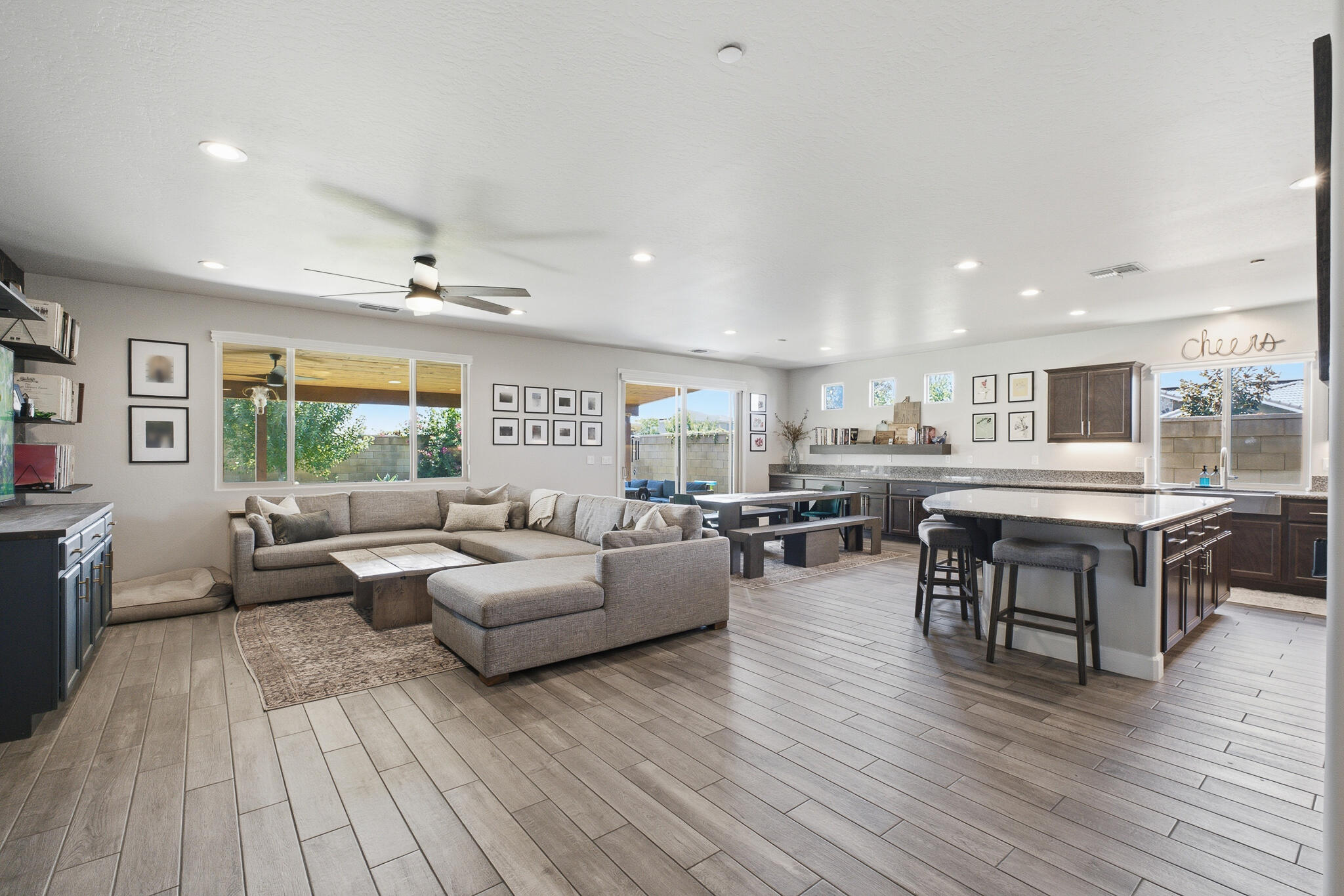 1609 W Lipson Ave, Visalia, CA 93291