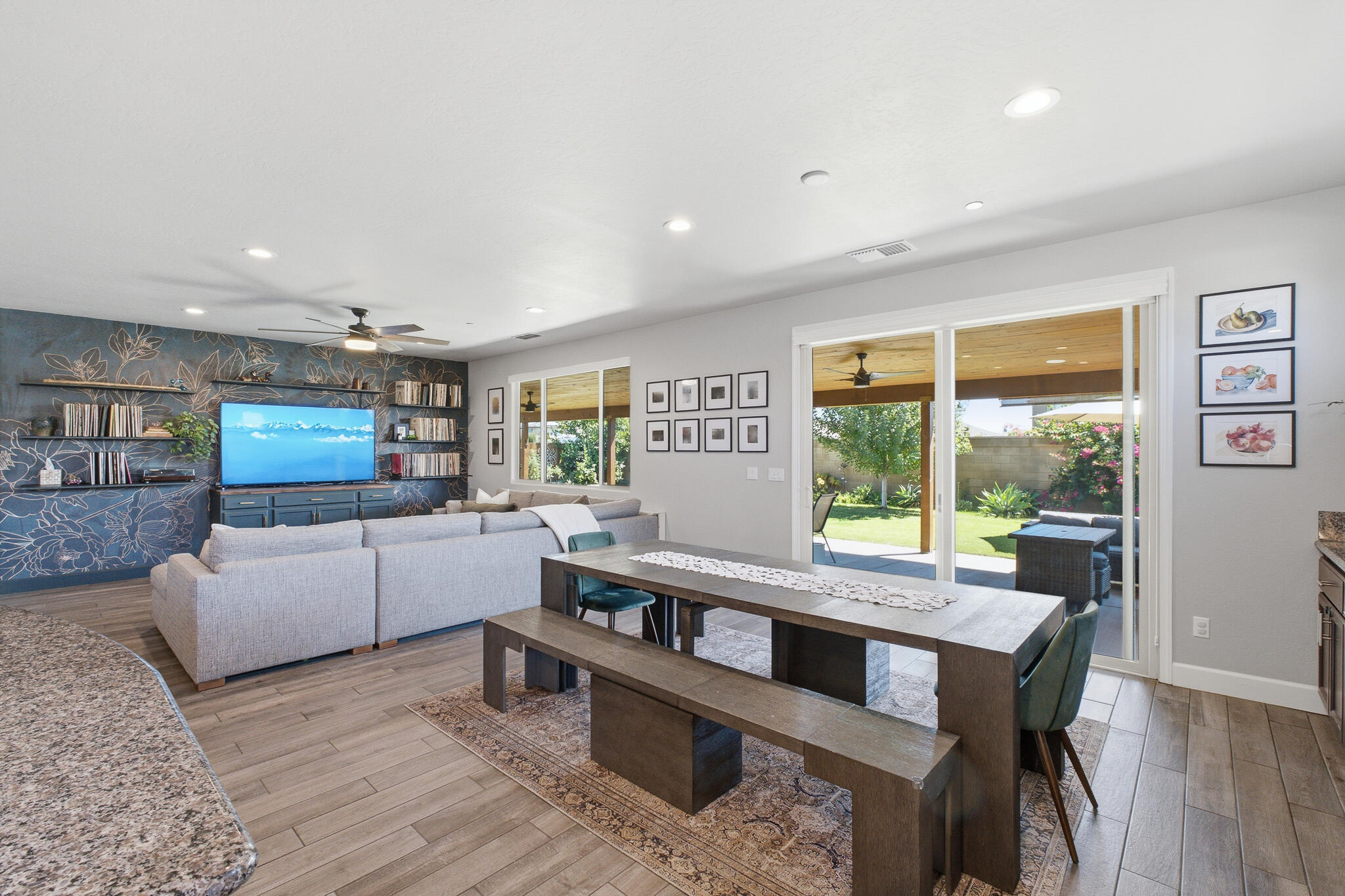 1609 W Lipson Ave, Visalia, CA 93291