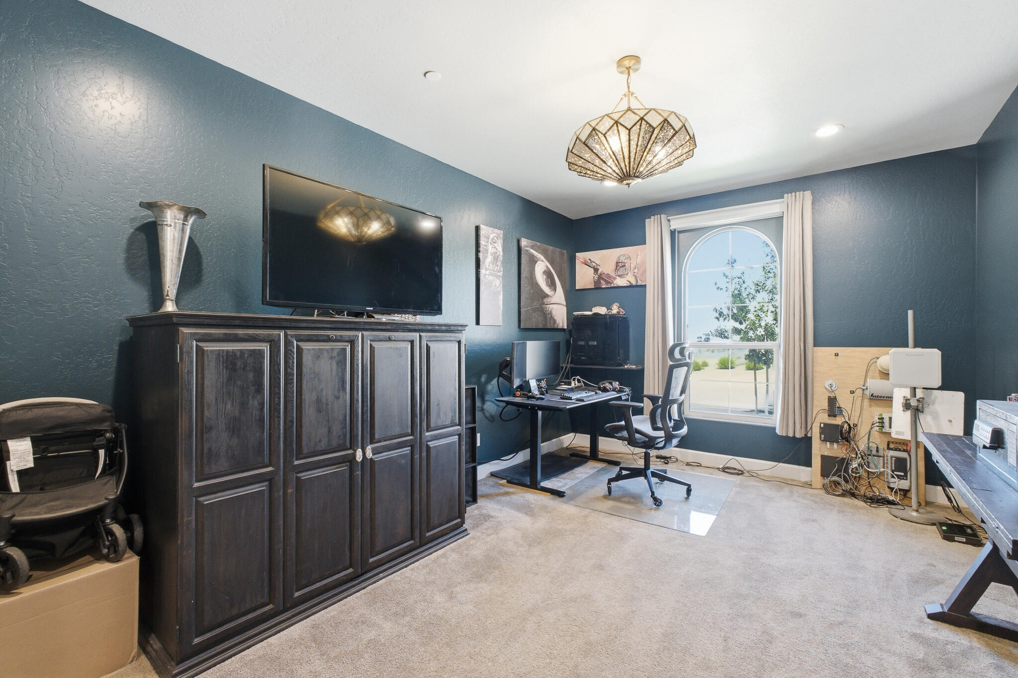 1609 W Lipson Ave, Visalia, CA 93291