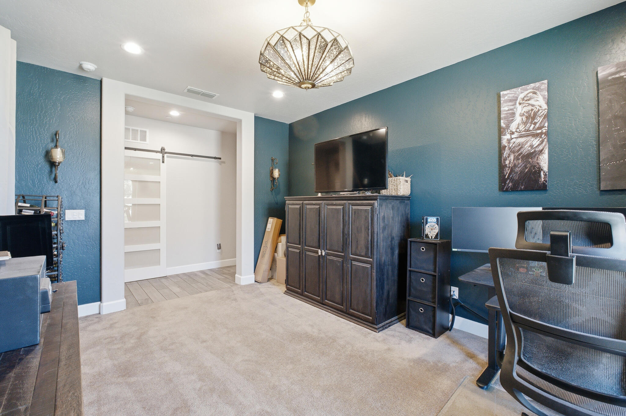 1609 W Lipson Ave, Visalia, CA 93291