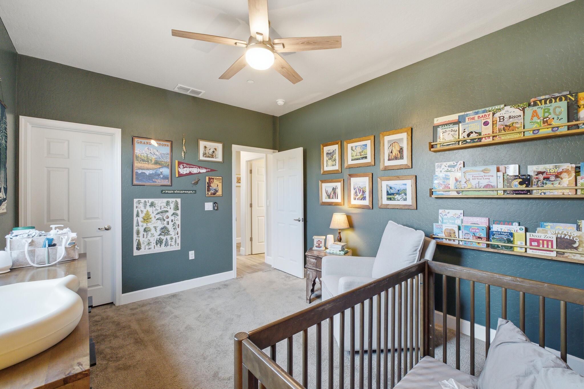 1609 W Lipson Ave, Visalia, CA 93291
