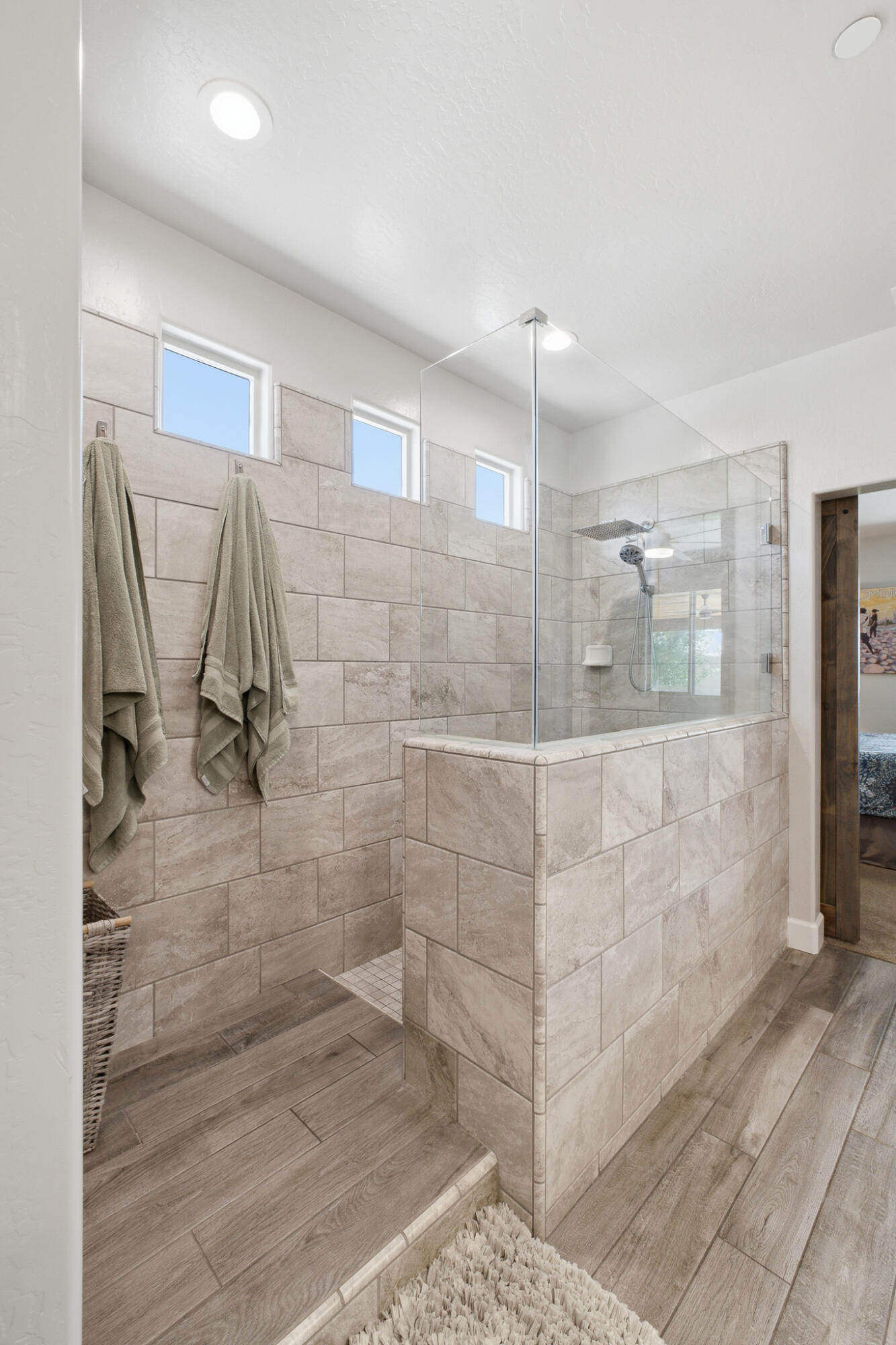 1609 W Lipson Ave, Visalia, CA 93291
