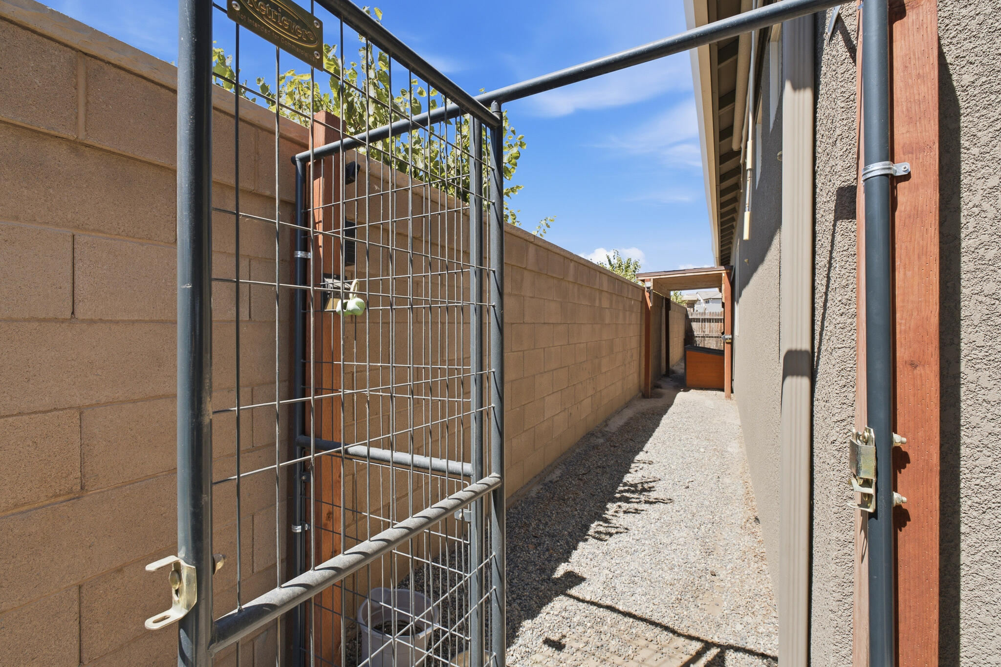 1609 W Lipson Ave, Visalia, CA 93291
