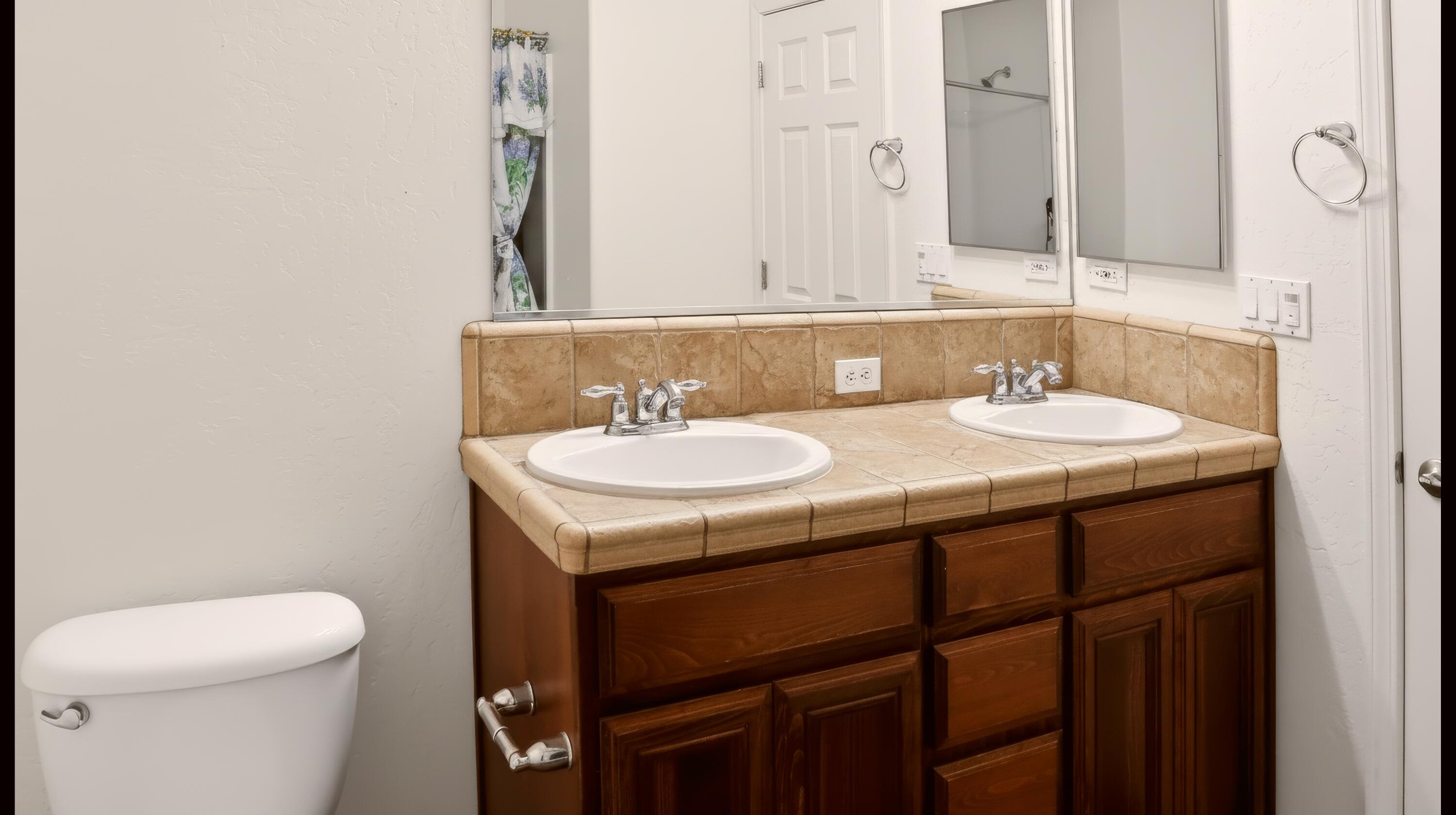 198 Andrews Cir, Tulare, CA 93274