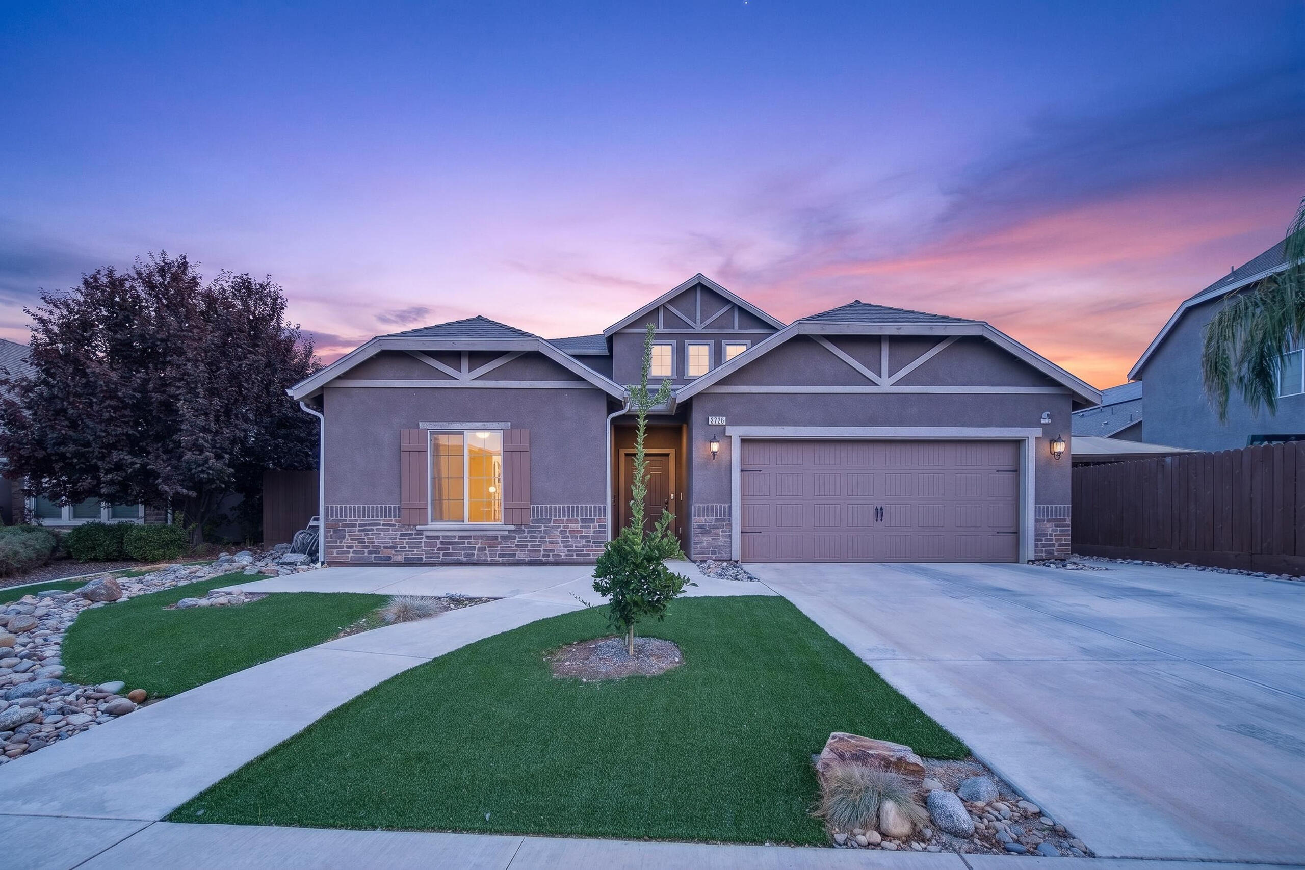 2307 N Divisadero St, Visalia, CA 93291