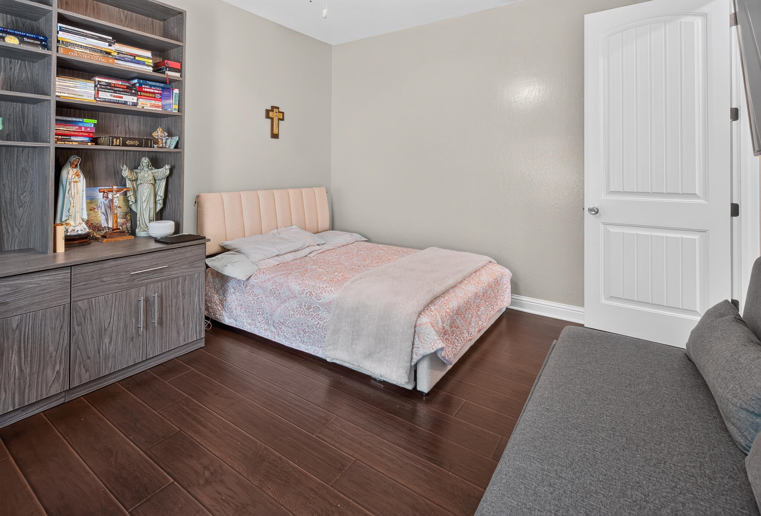 2307 N Divisadero St, Visalia, CA 93291
