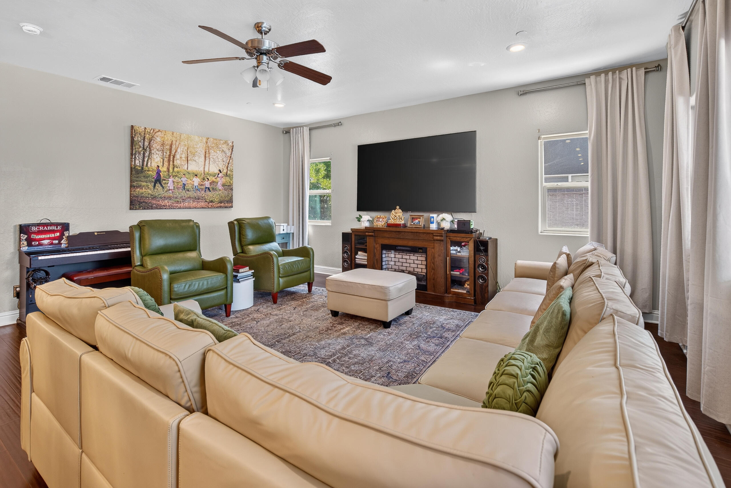 2307 N Divisadero St, Visalia, CA 93291