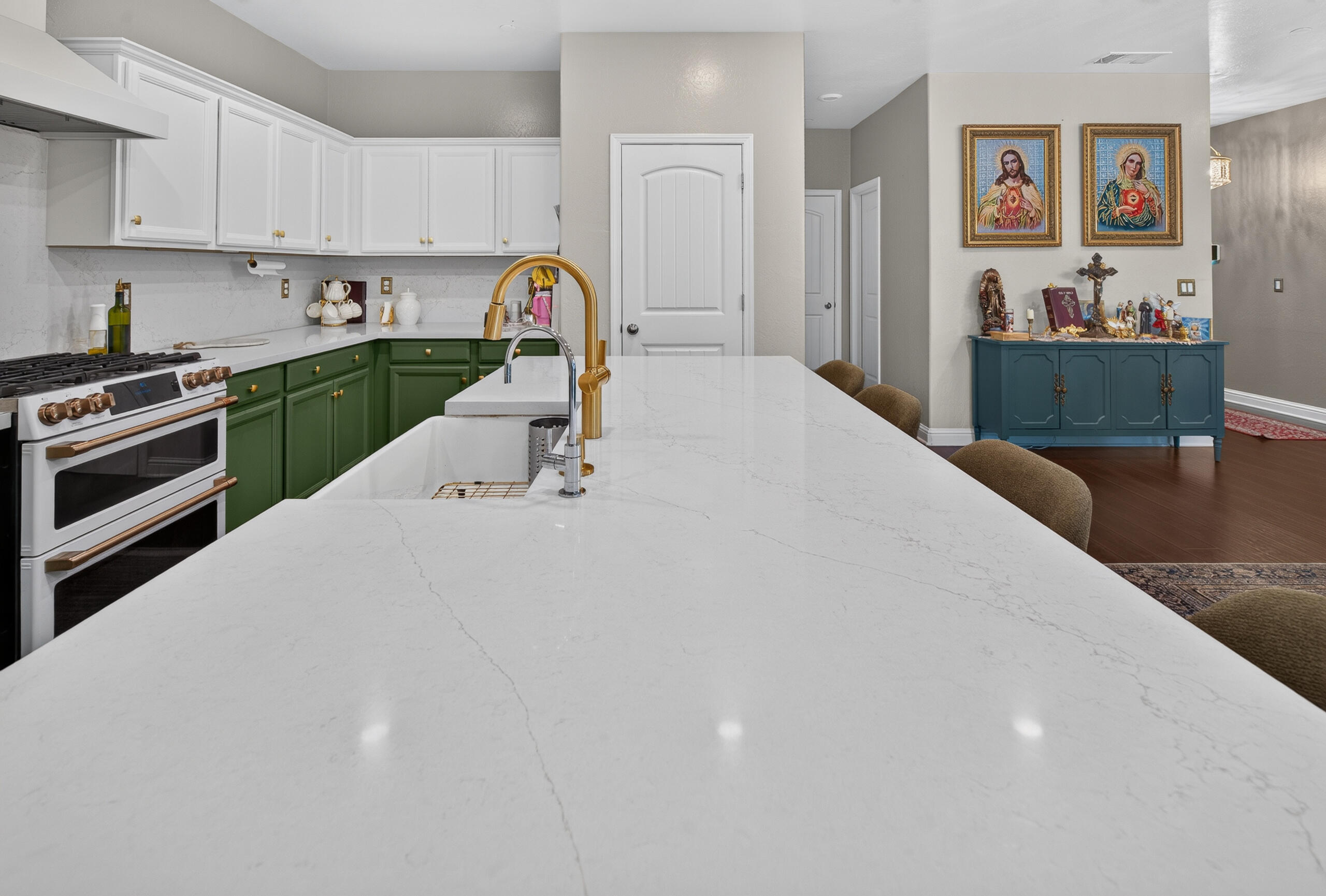 2307 N Divisadero St, Visalia, CA 93291