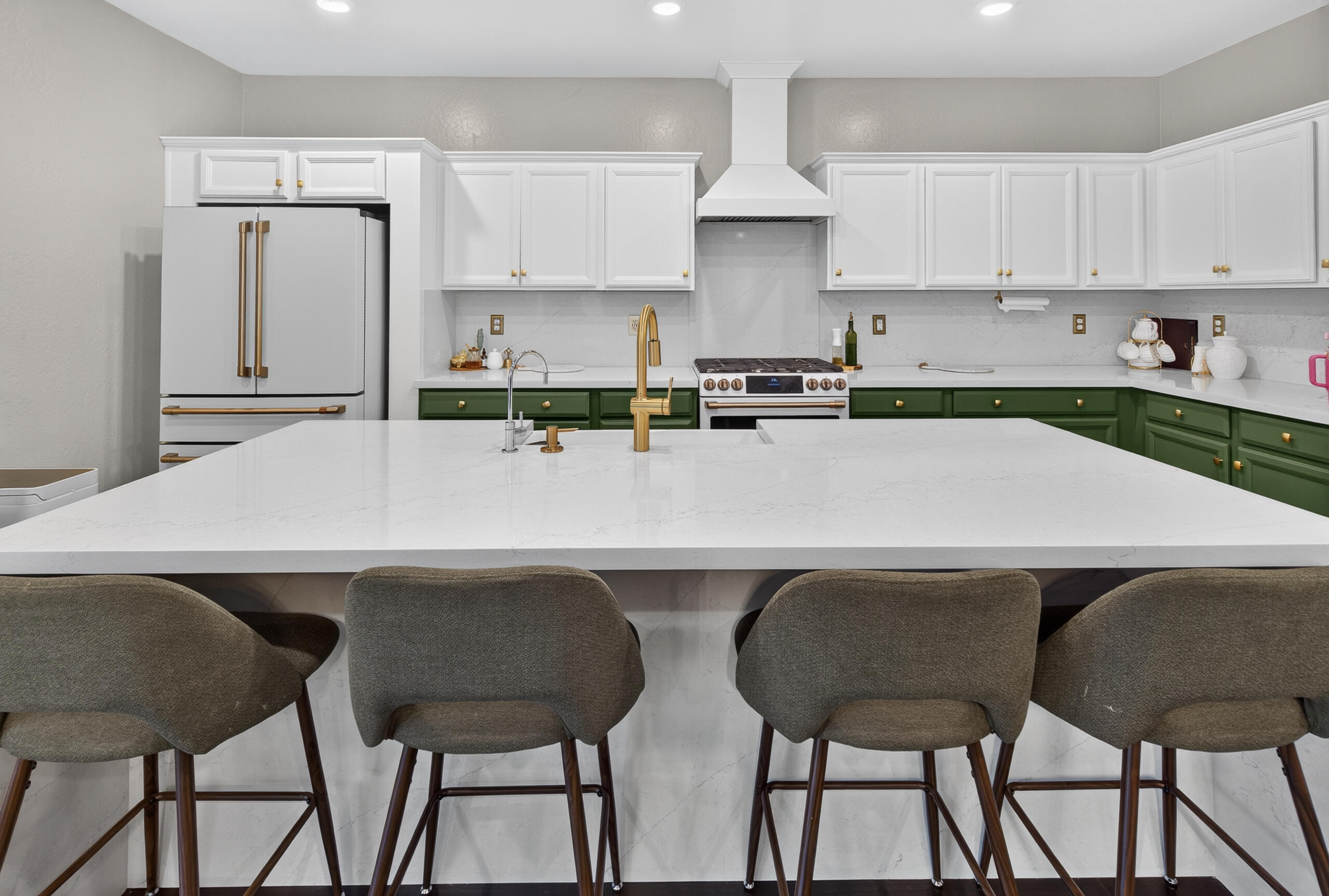 2307 N Divisadero St, Visalia, CA 93291
