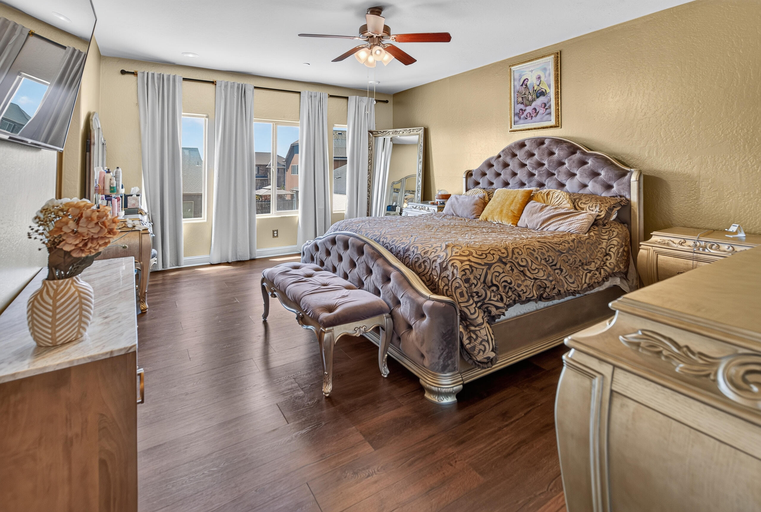 2307 N Divisadero St, Visalia, CA 93291