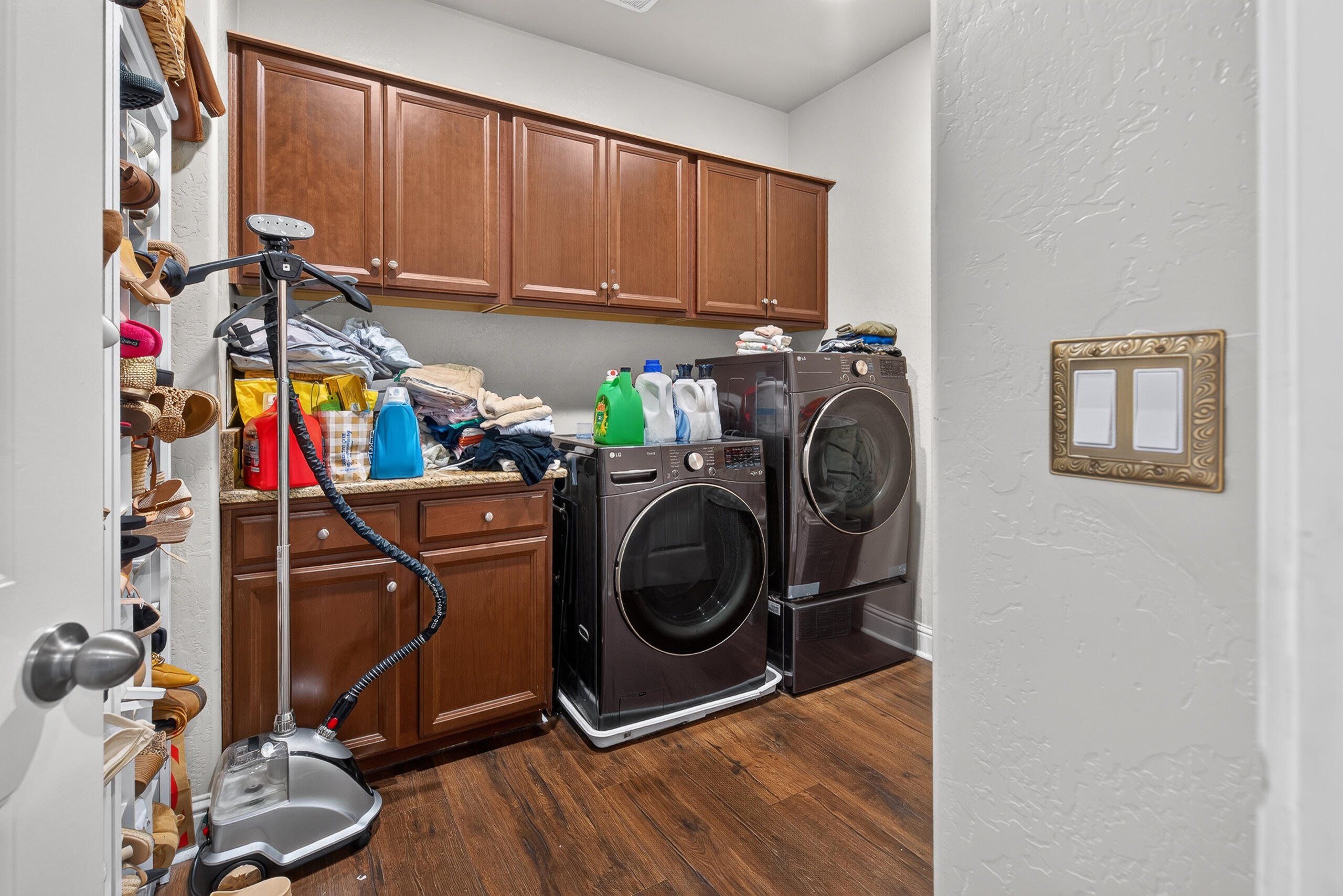 2307 N Divisadero St, Visalia, CA 93291