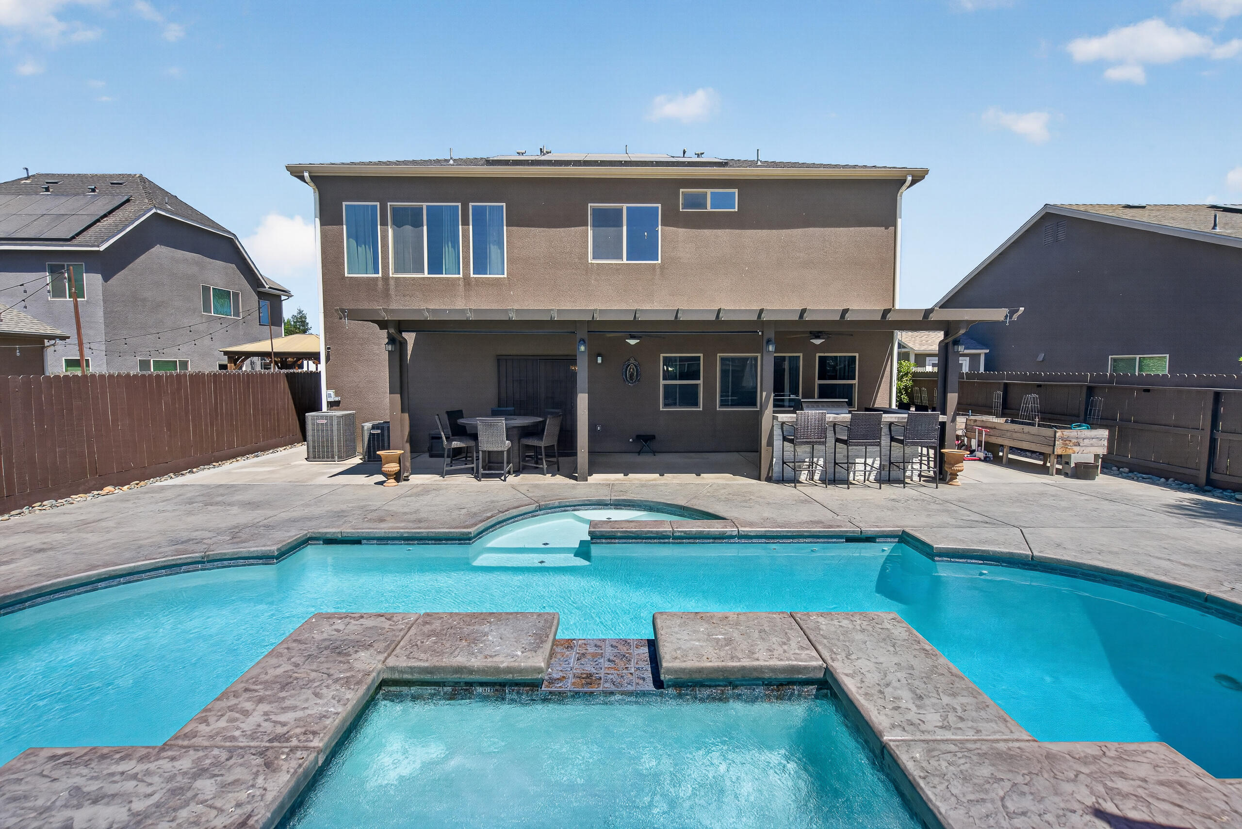 2307 N Divisadero St, Visalia, CA 93291