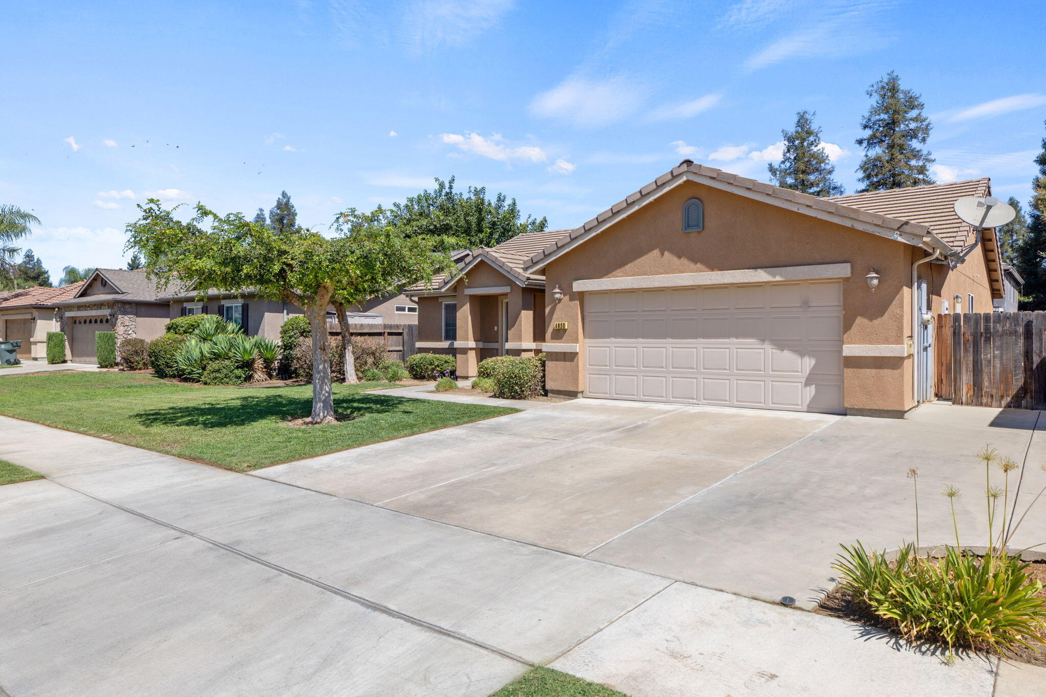 4650 W Rialto Ave, Visalia, CA 93277