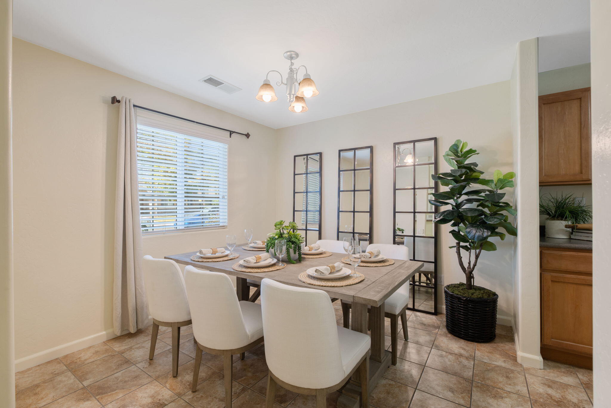 4650 W Rialto Ave, Visalia, CA 93277
