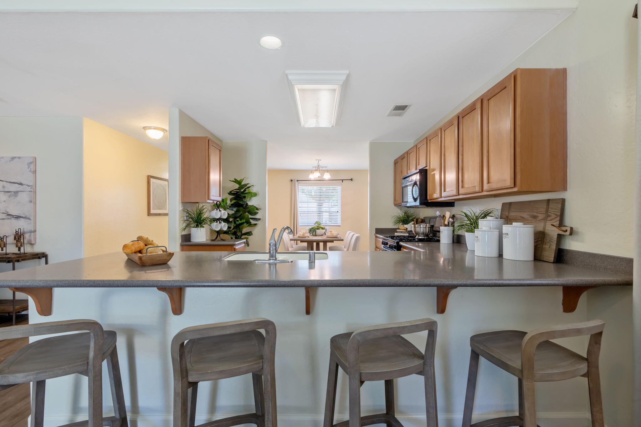 4650 W Rialto Ave, Visalia, CA 93277