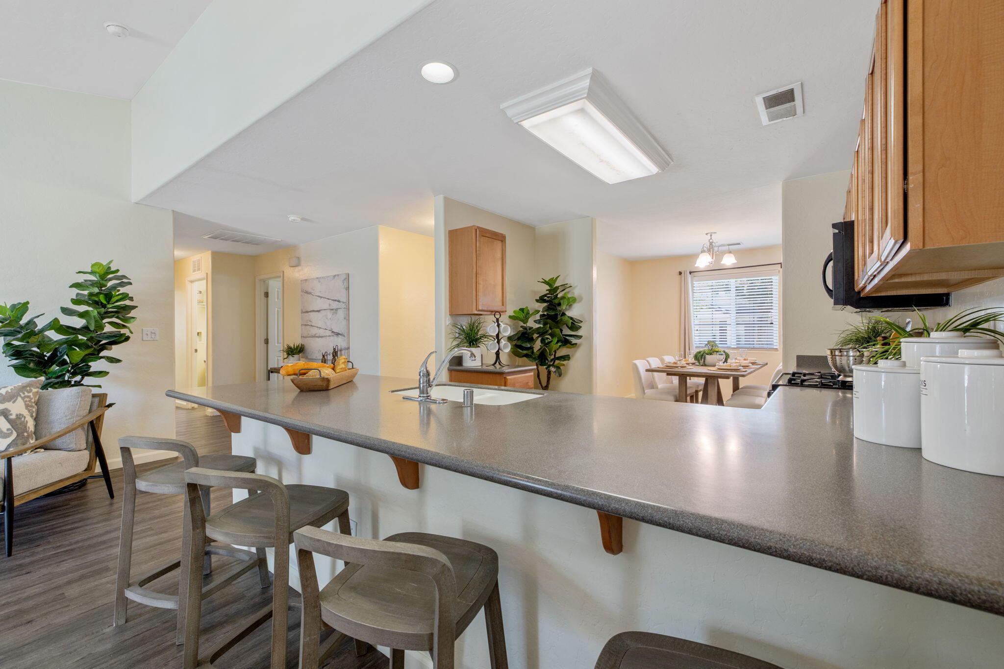 4650 W Rialto Ave, Visalia, CA 93277