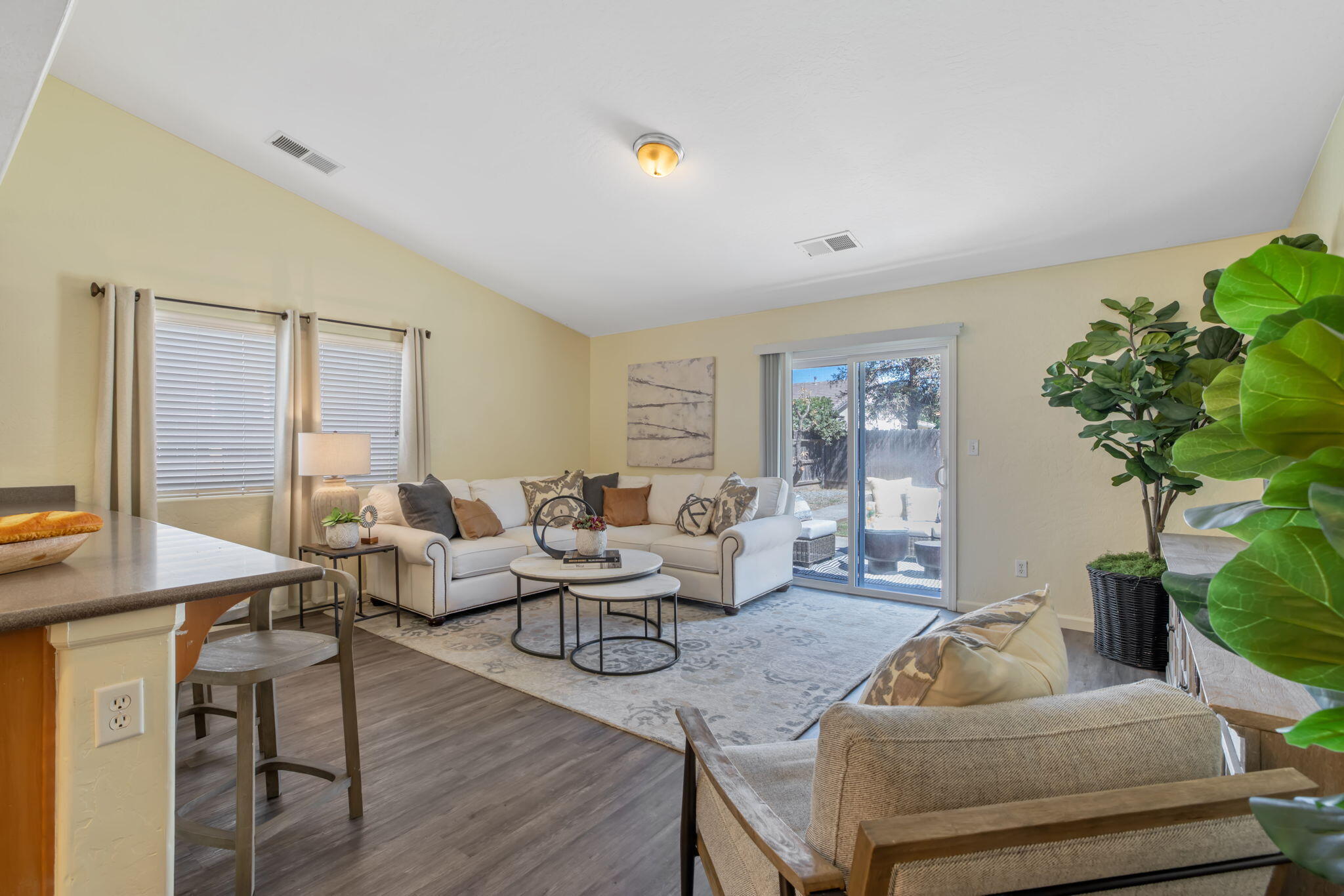 4650 W Rialto Ave, Visalia, CA 93277