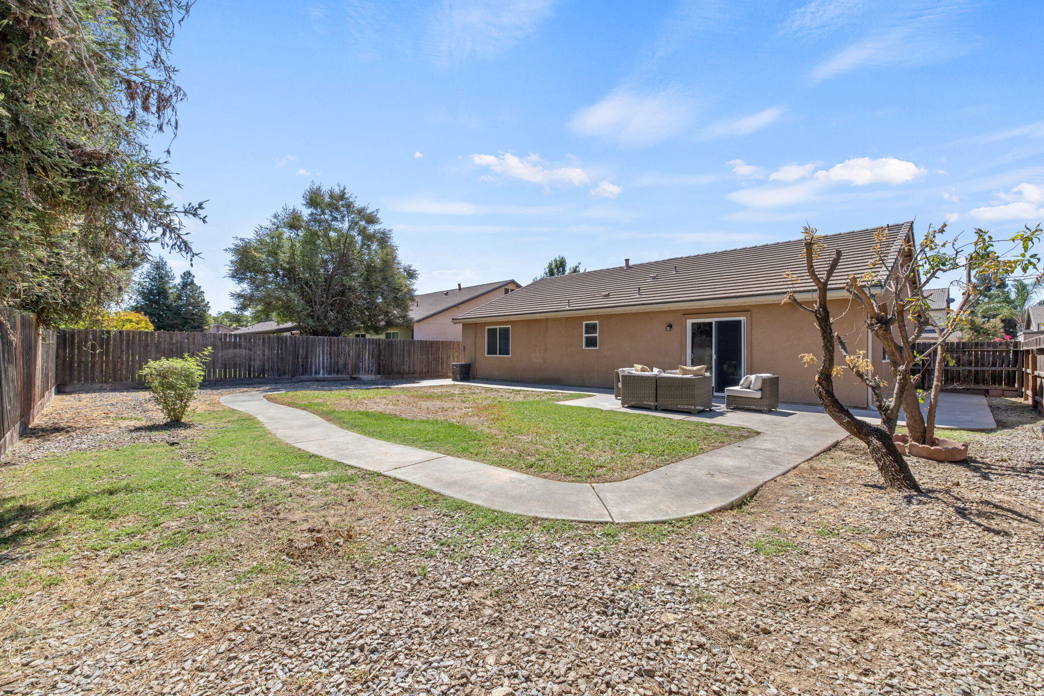 4650 W Rialto Ave, Visalia, CA 93277