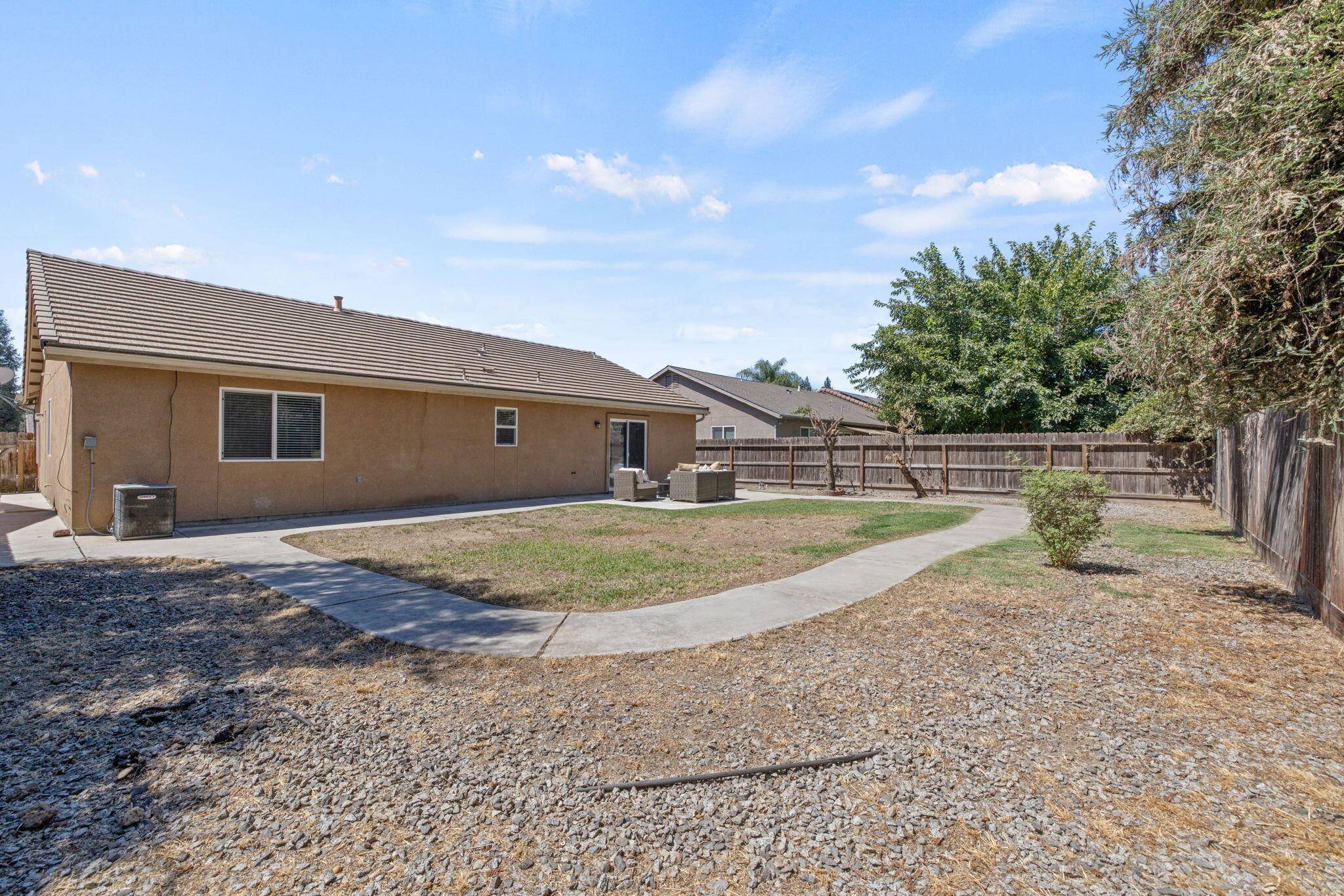 4650 W Rialto Ave, Visalia, CA 93277