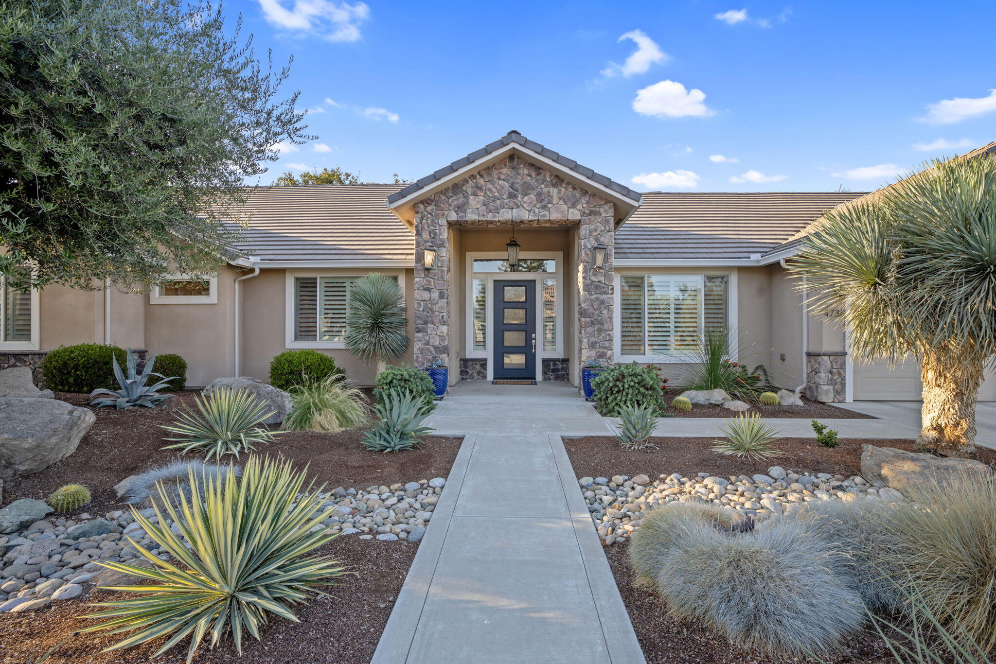 4738 W Crystal Ct, Visalia, CA 93291