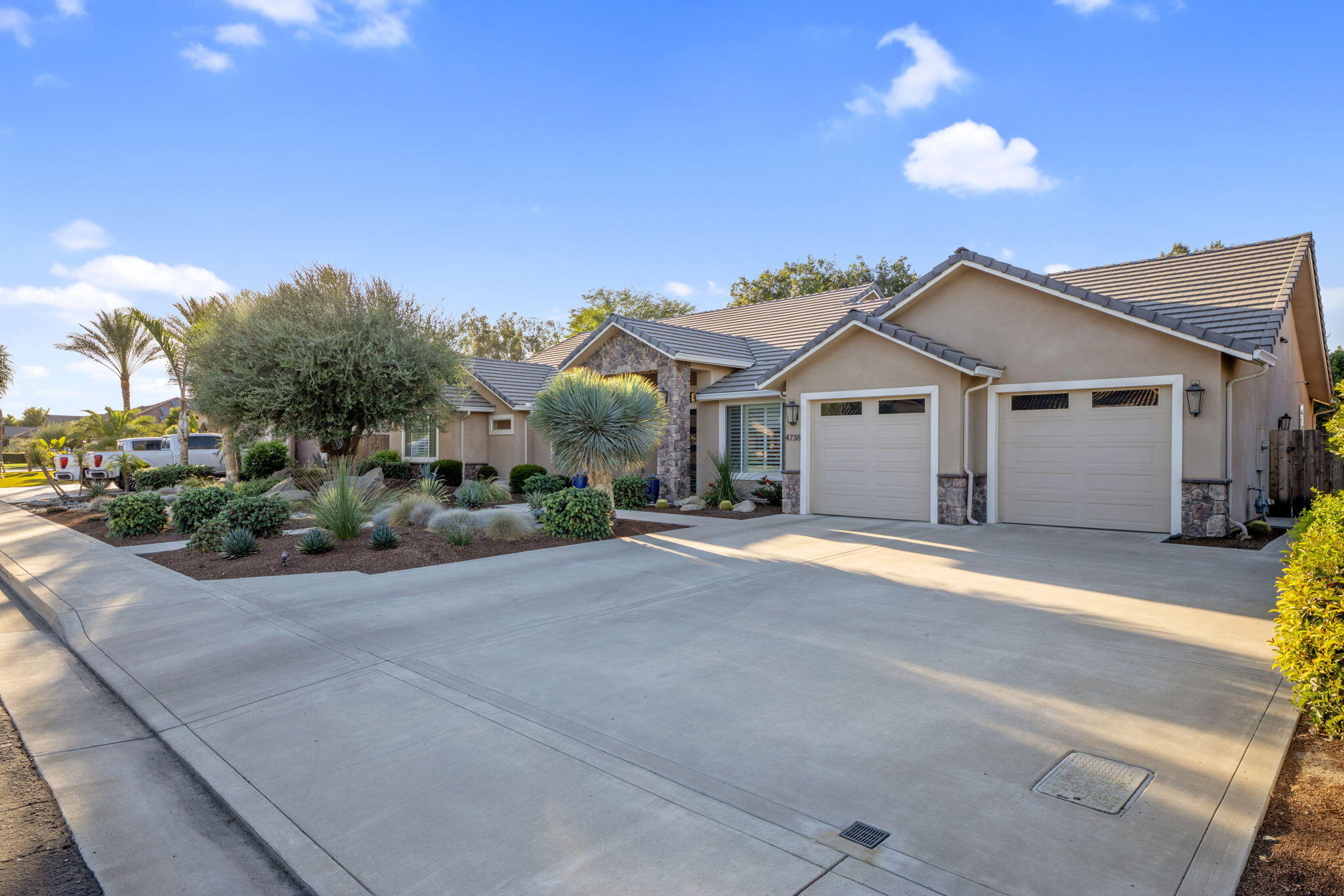 4738 W Crystal Ct, Visalia, CA 93291