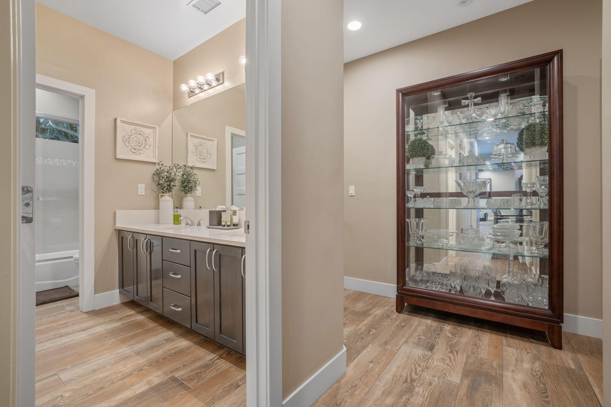 4738 W Crystal Ct, Visalia, CA 93291