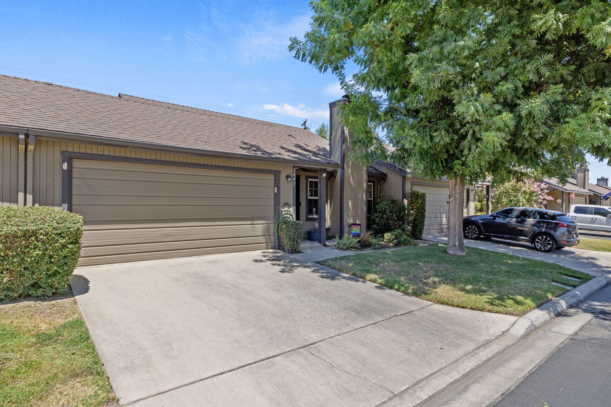 2442 E Tulare Ave, Visalia, CA 93292