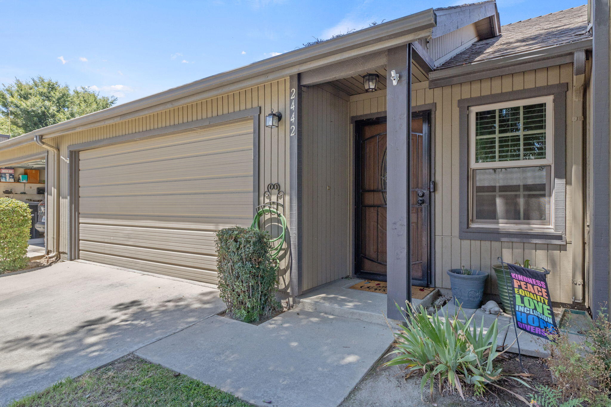 2442 E Tulare Ave, Visalia, CA 93292
