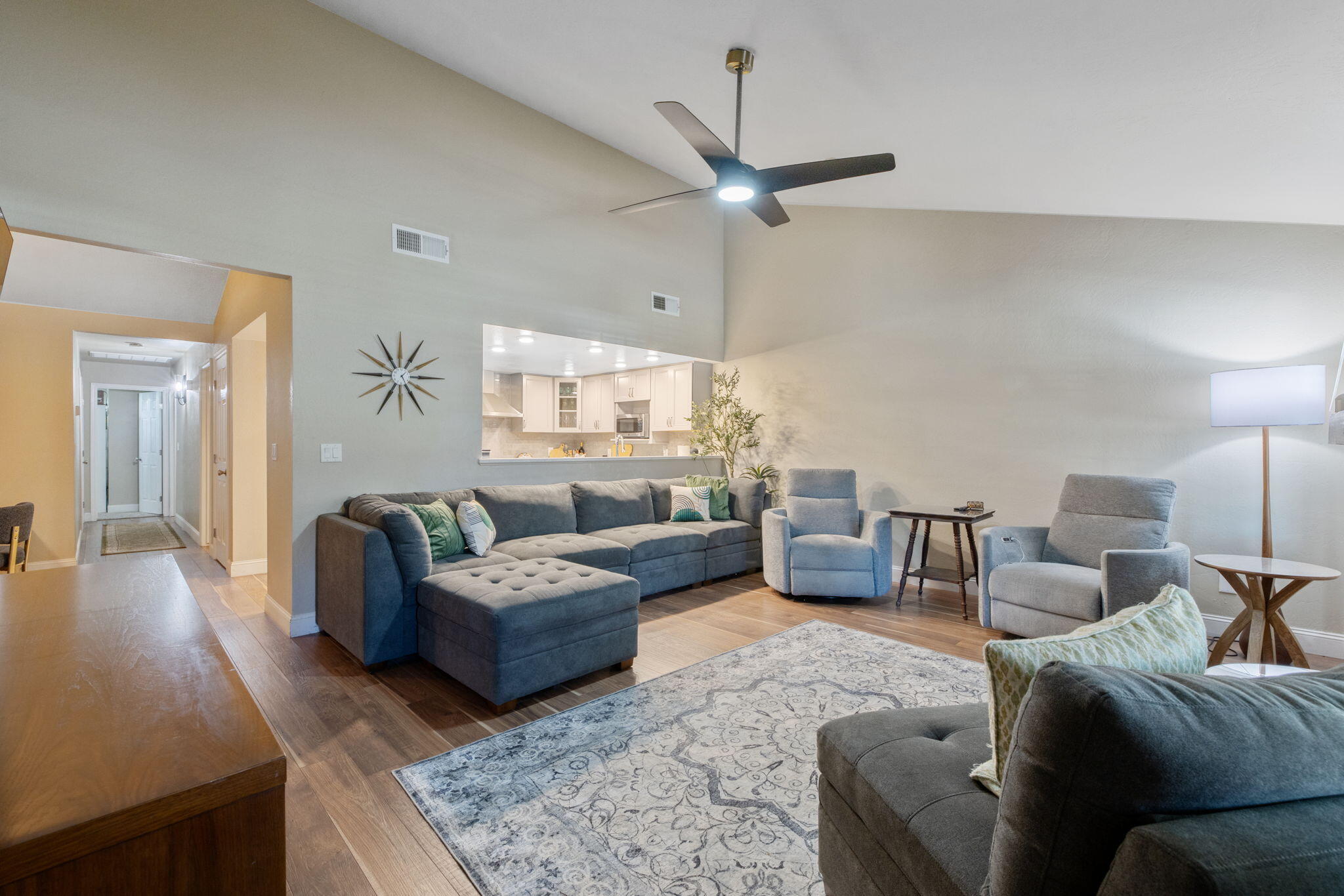 2442 E Tulare Ave, Visalia, CA 93292