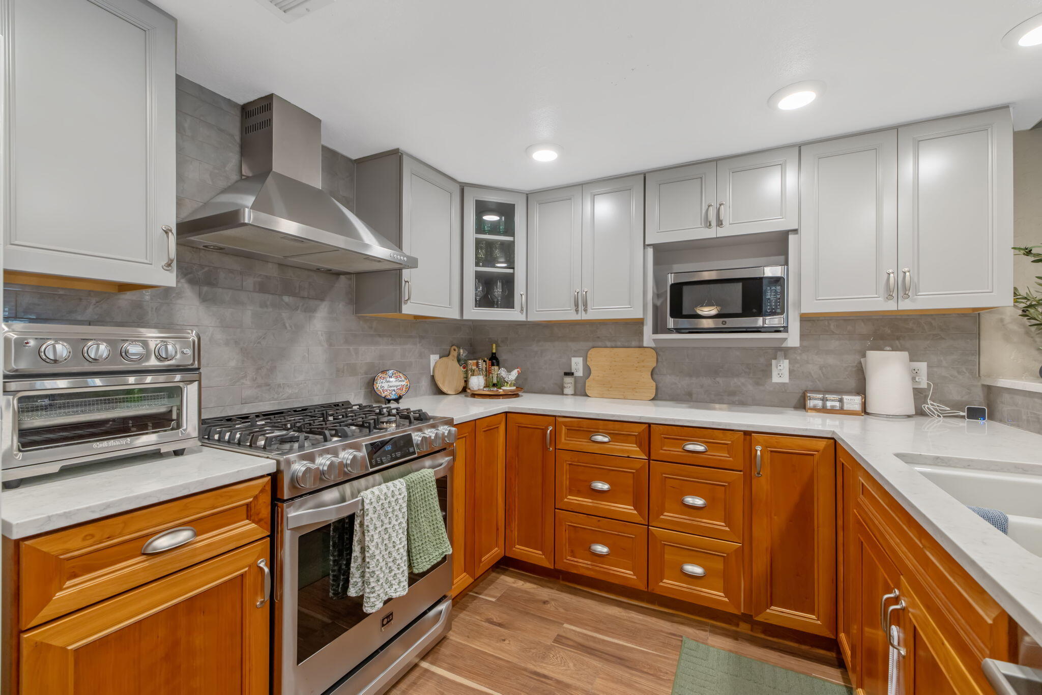2442 E Tulare Ave, Visalia, CA 93292
