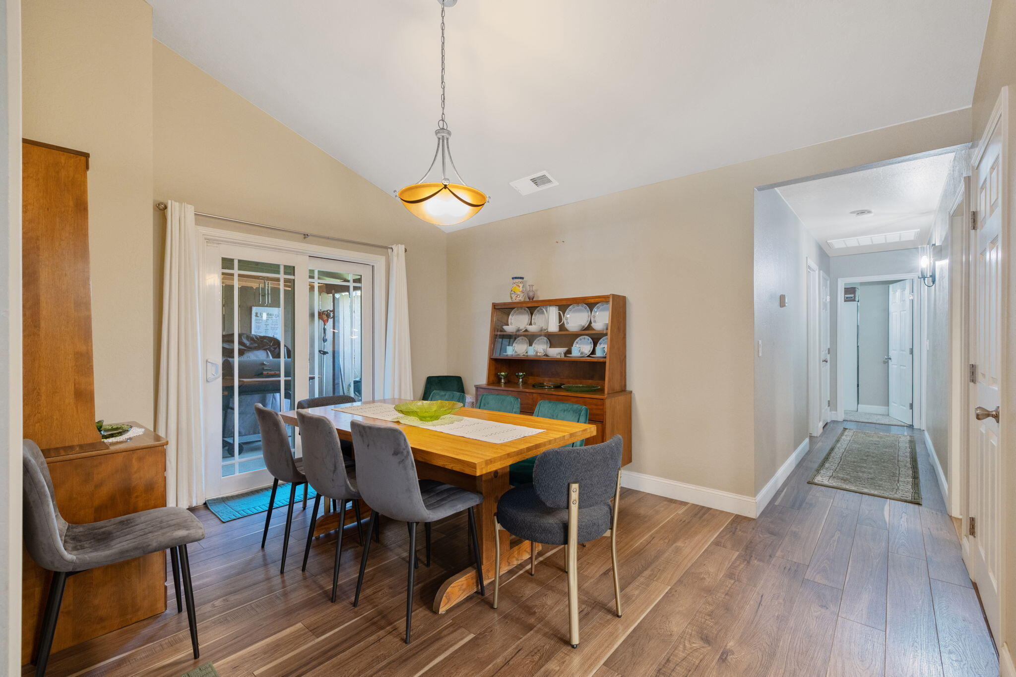2442 E Tulare Ave, Visalia, CA 93292