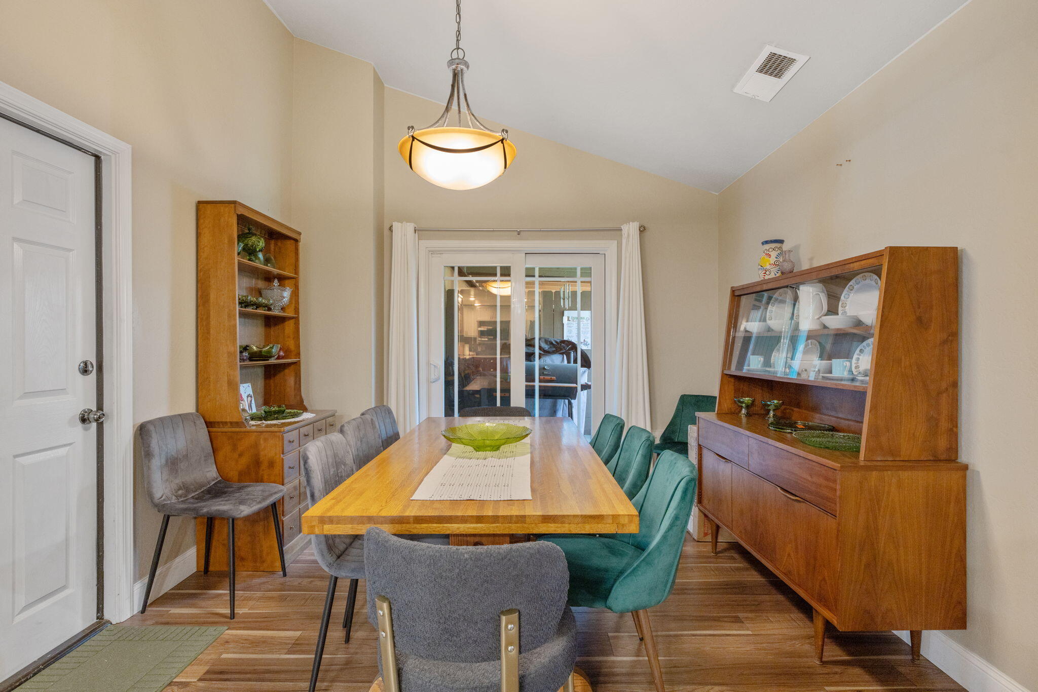 2442 E Tulare Ave, Visalia, CA 93292