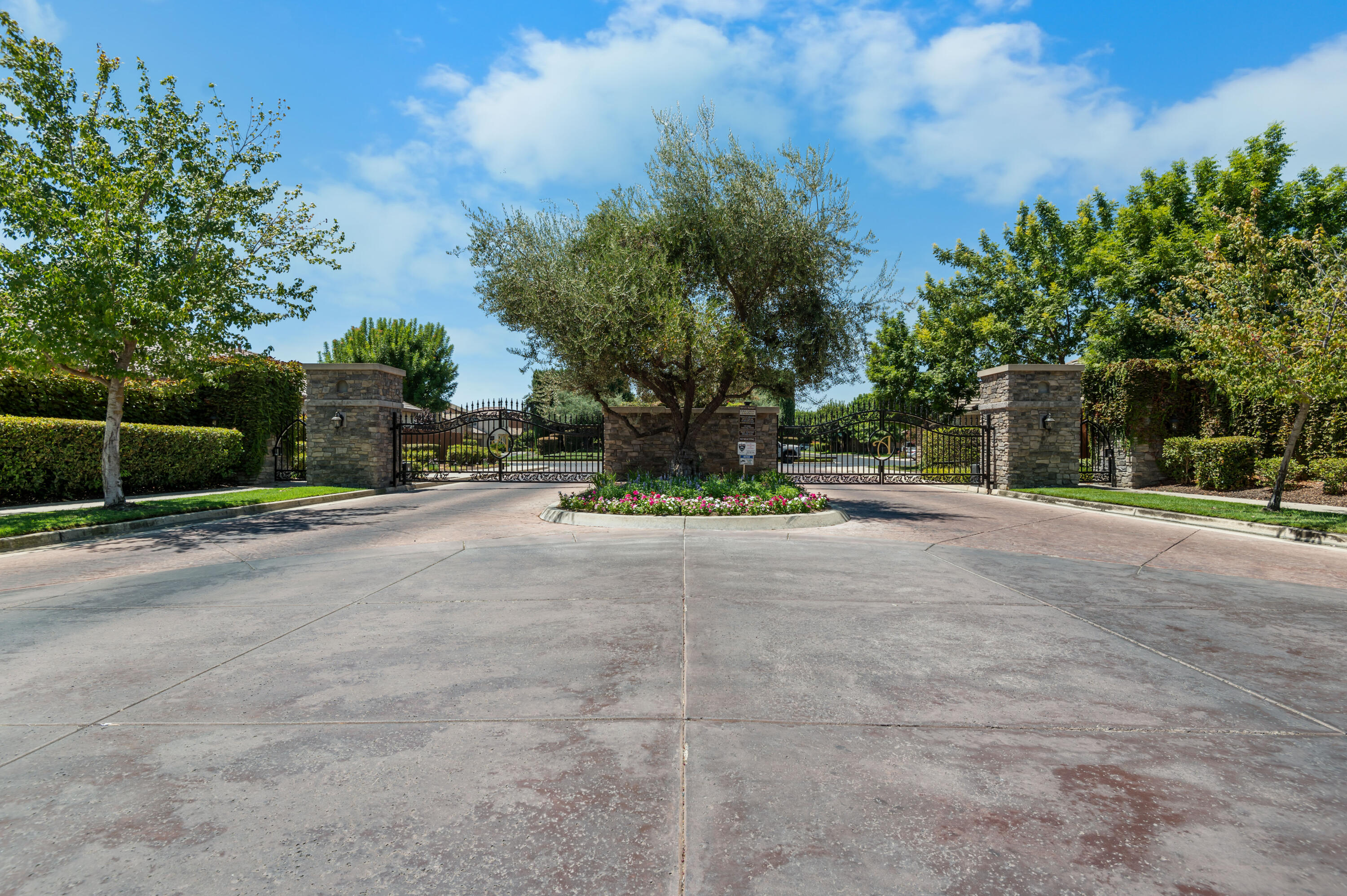 3248 N Memory St, Visalia, CA 93291