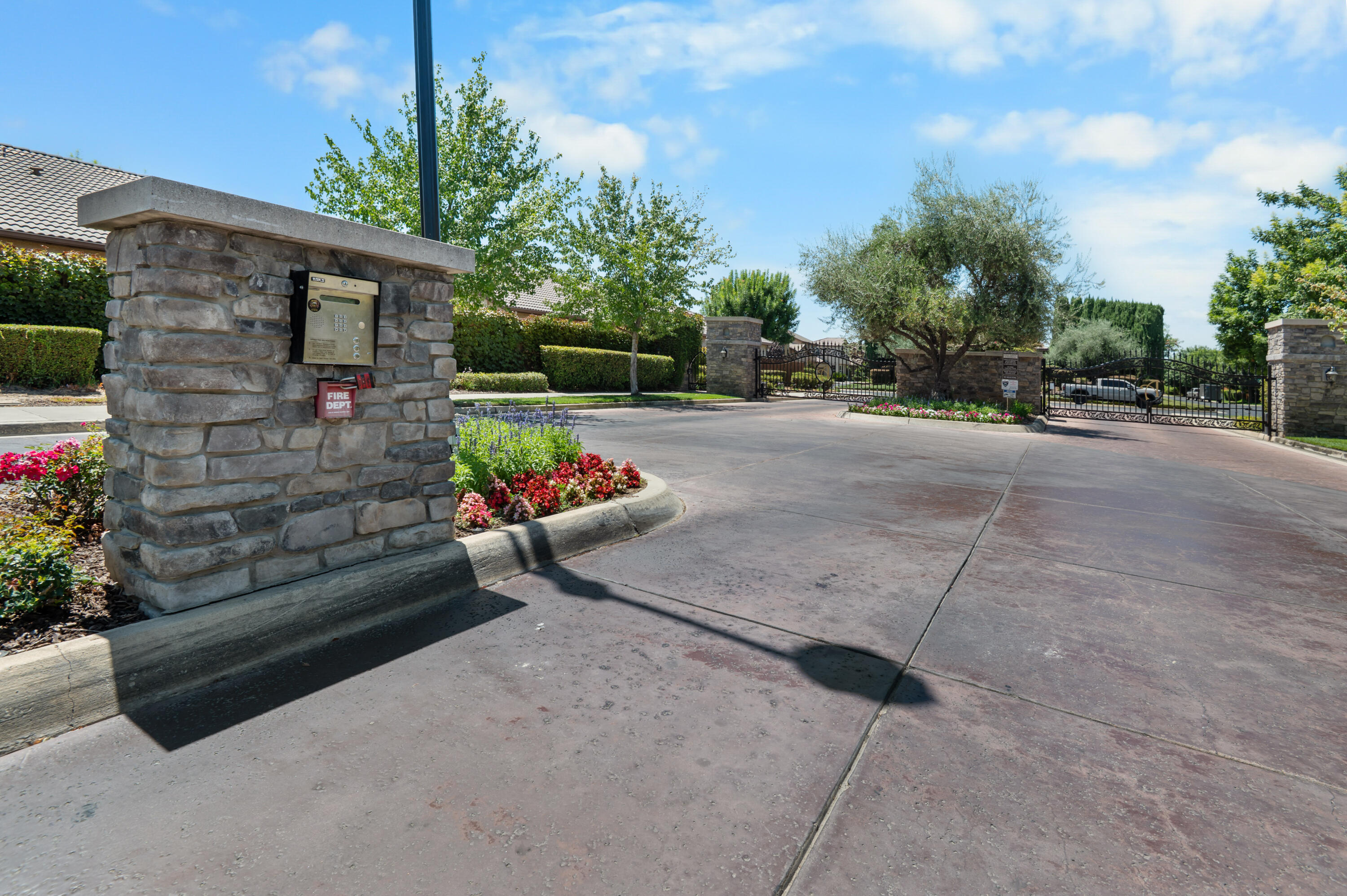 3248 N Memory St, Visalia, CA 93291