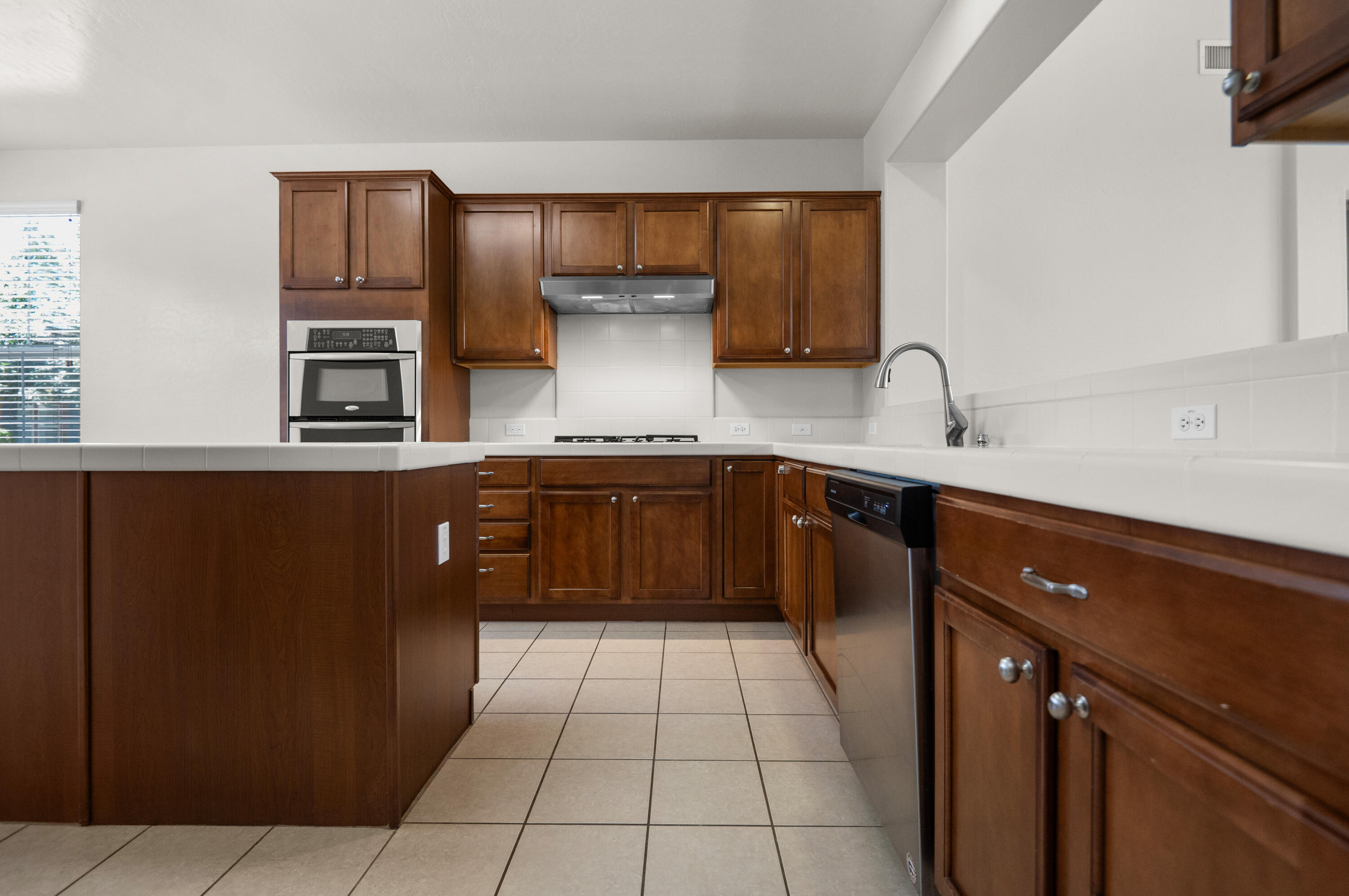 3248 N Memory St, Visalia, CA 93291