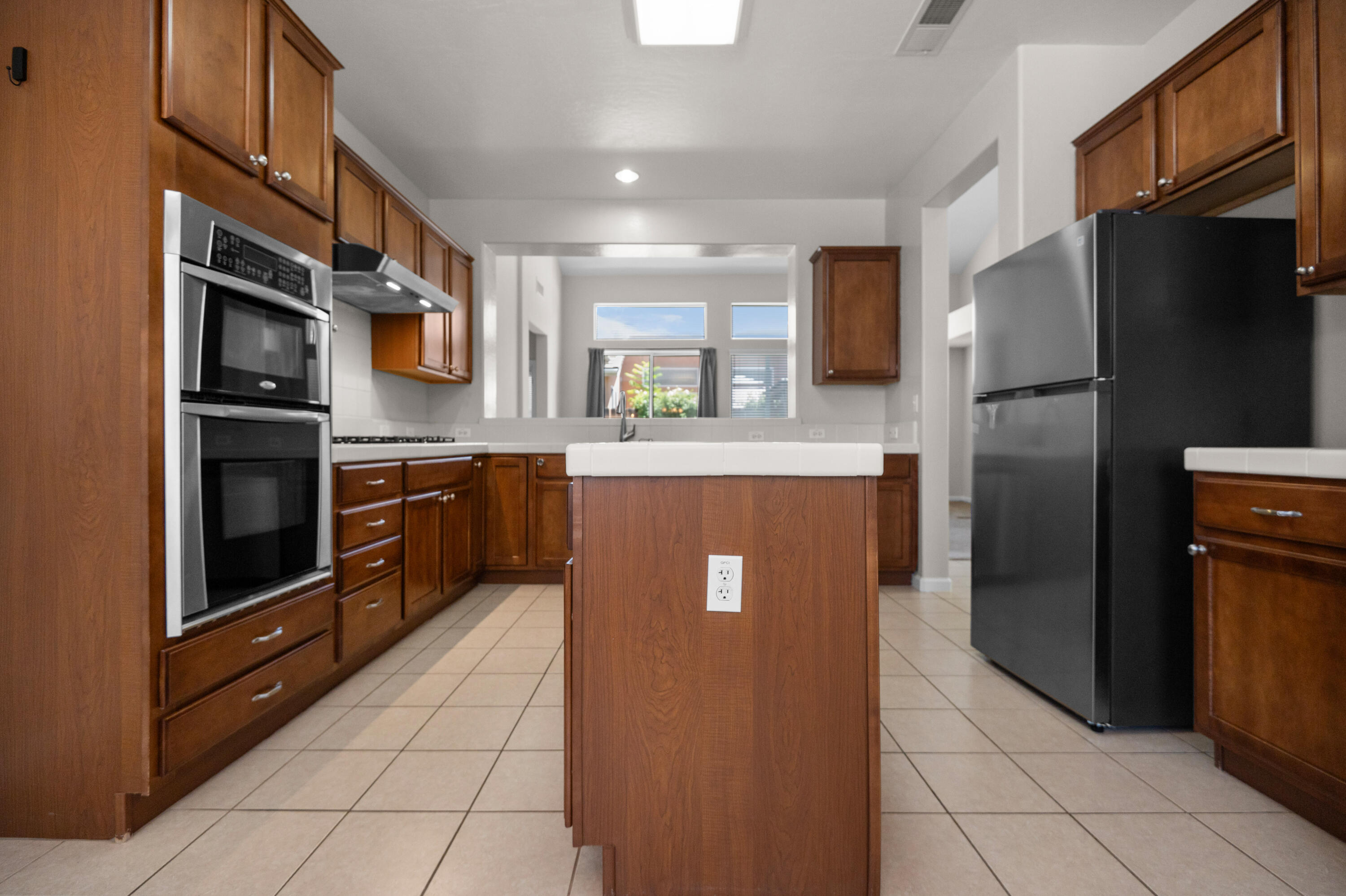 3248 N Memory St, Visalia, CA 93291