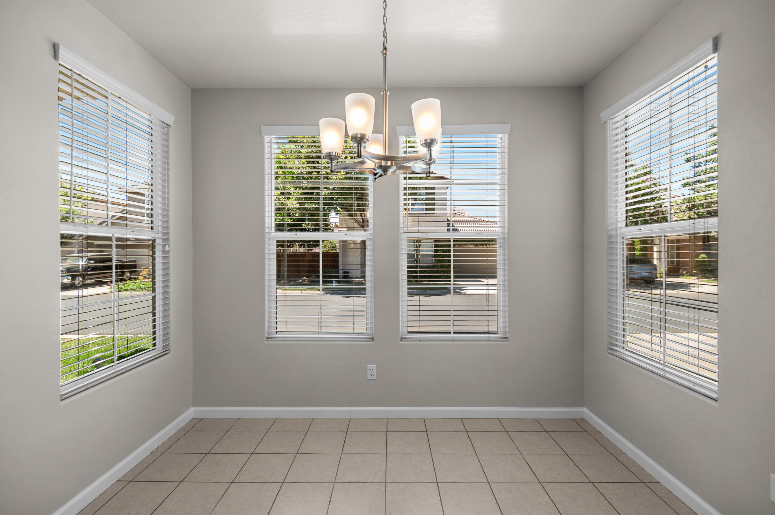 3248 N Memory St, Visalia, CA 93291